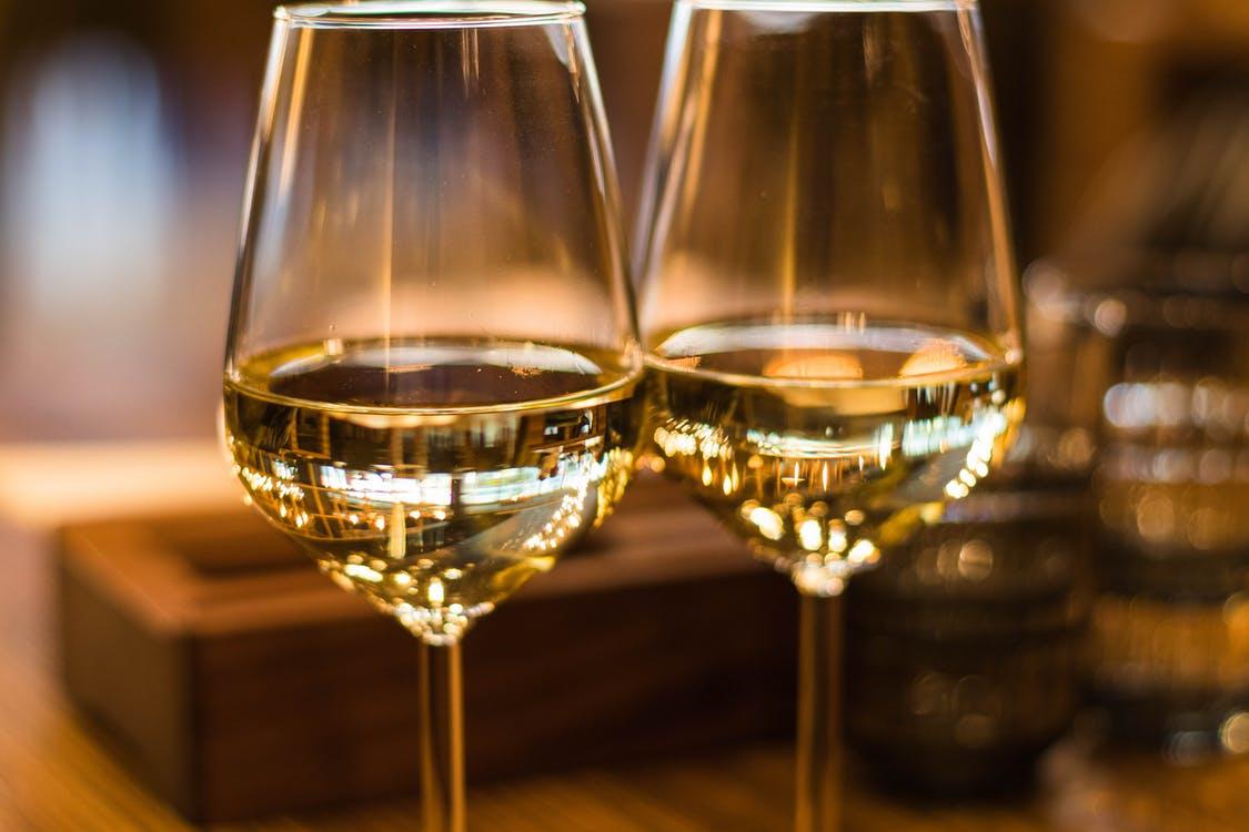 Trockener Weißwein gibt Risotto das gewisse Etwas.