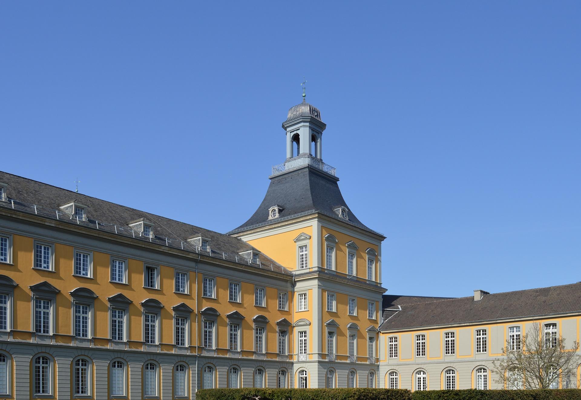 An der Universität Bonn könnt Ihr Romanistik studieren.