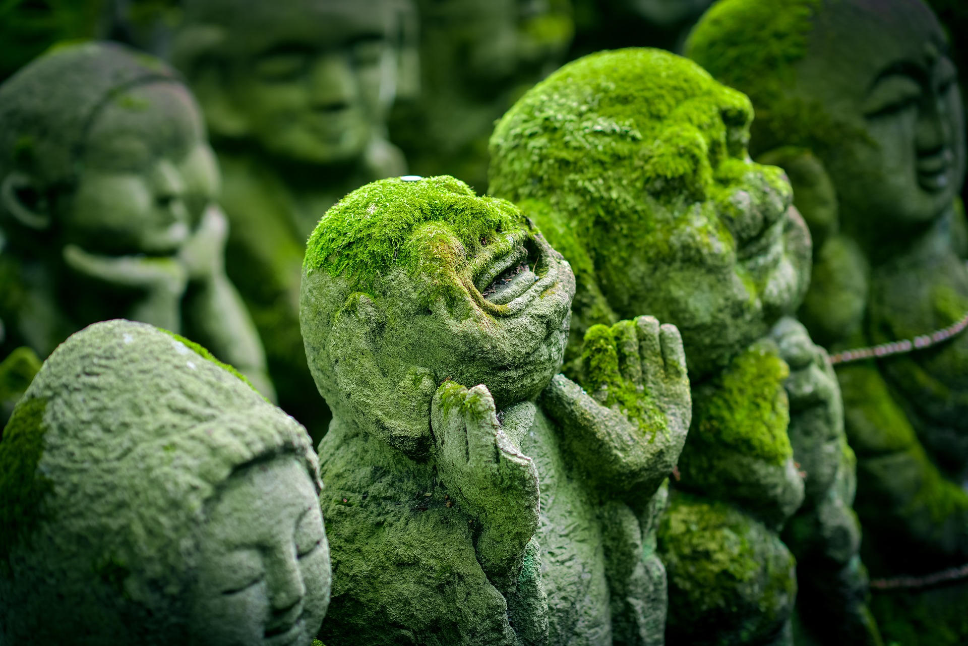 Der Shintōismus hat heute Einflüsse aus dem Buddhismus.