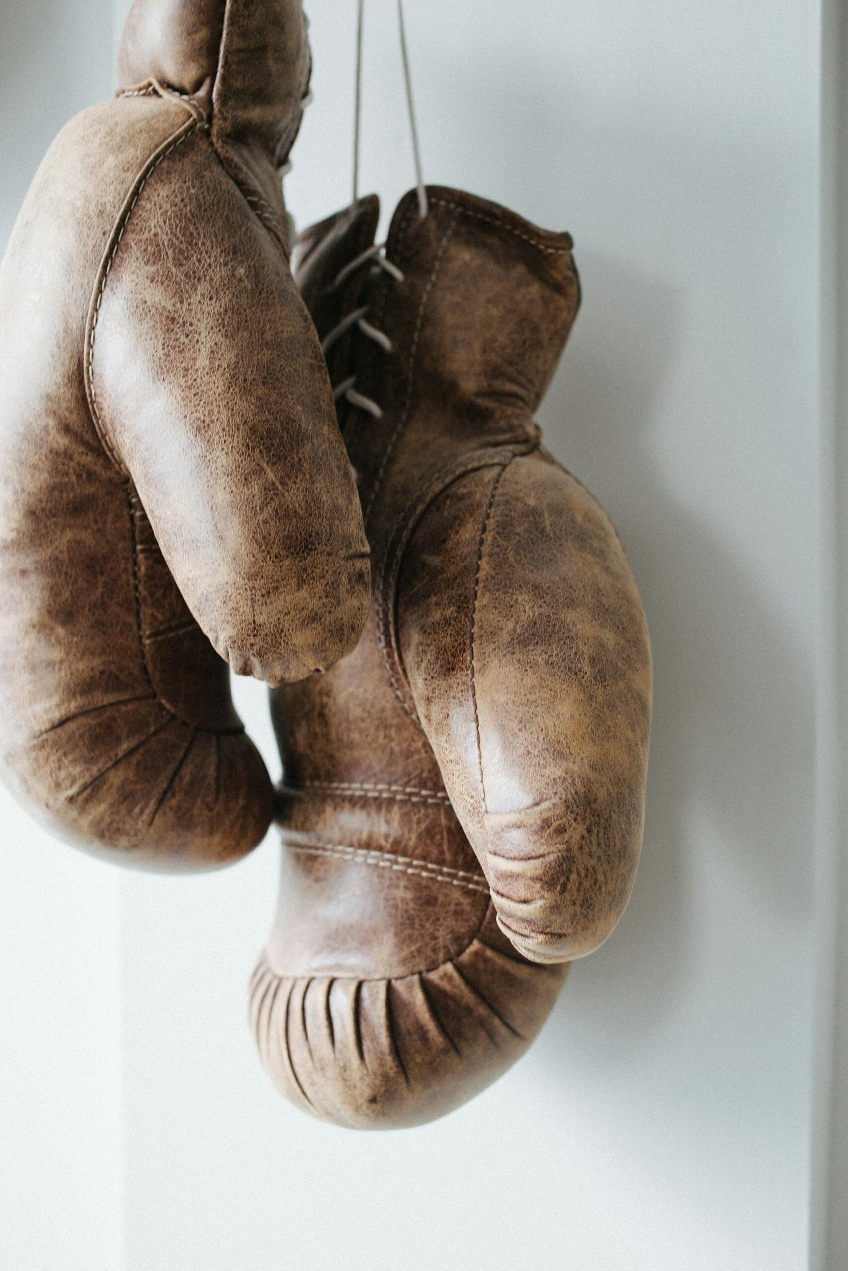 Braune Boxhandschuhe aus Leder