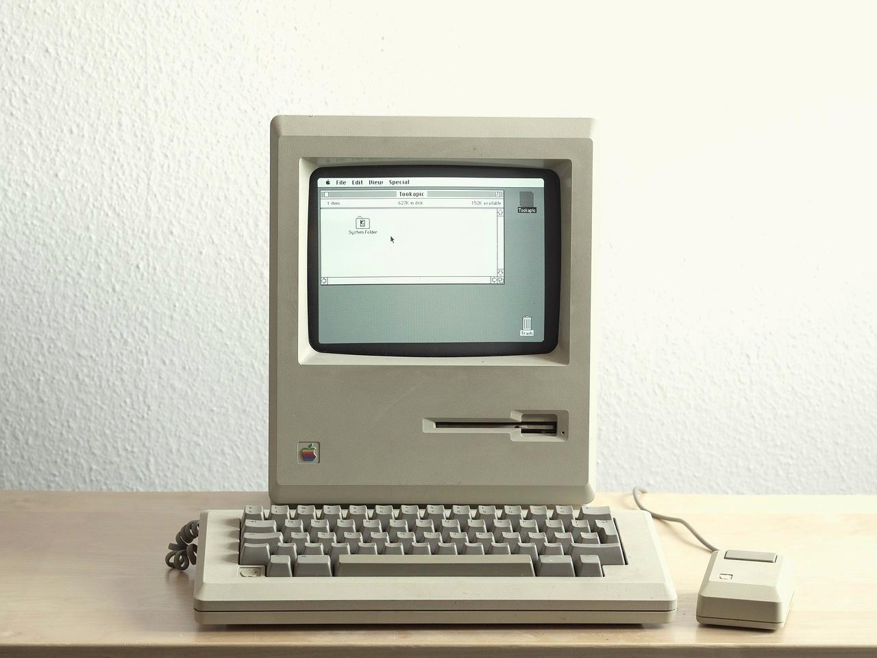 Brauchst Du einen neuen Computer? Wir haben den passenden Informatikkurs für Dich!