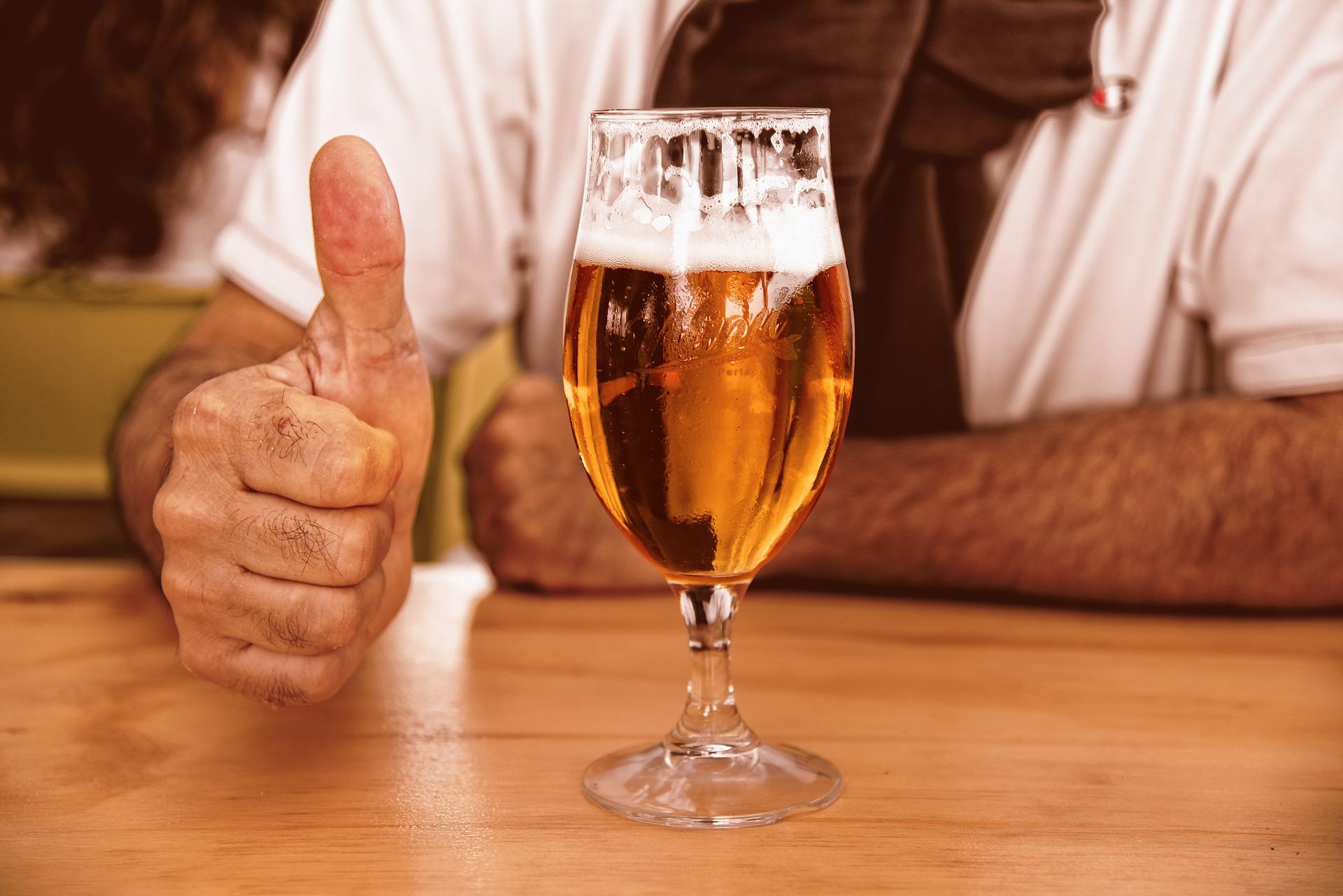 Zu den typisch Deutsch Klischees zählt Bier