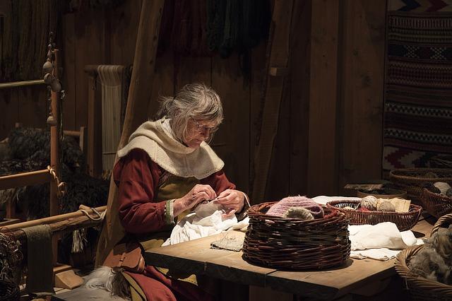 Früher waren Frauen für Nähen und Stricken verantwortlich.