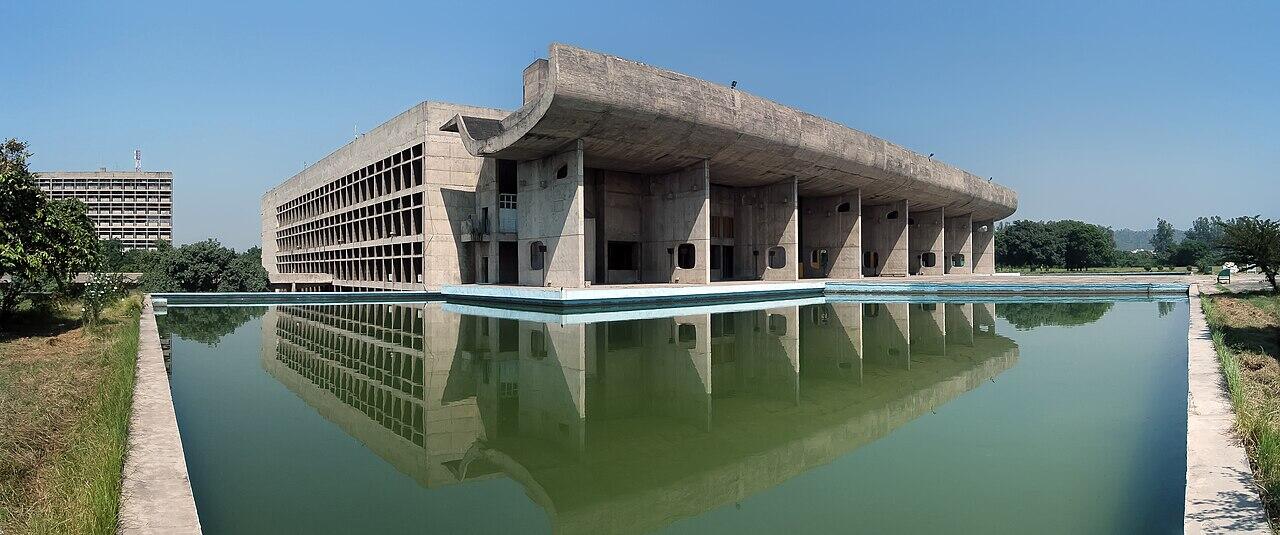 Ein Versammlungsgebäude in Chandigarh.