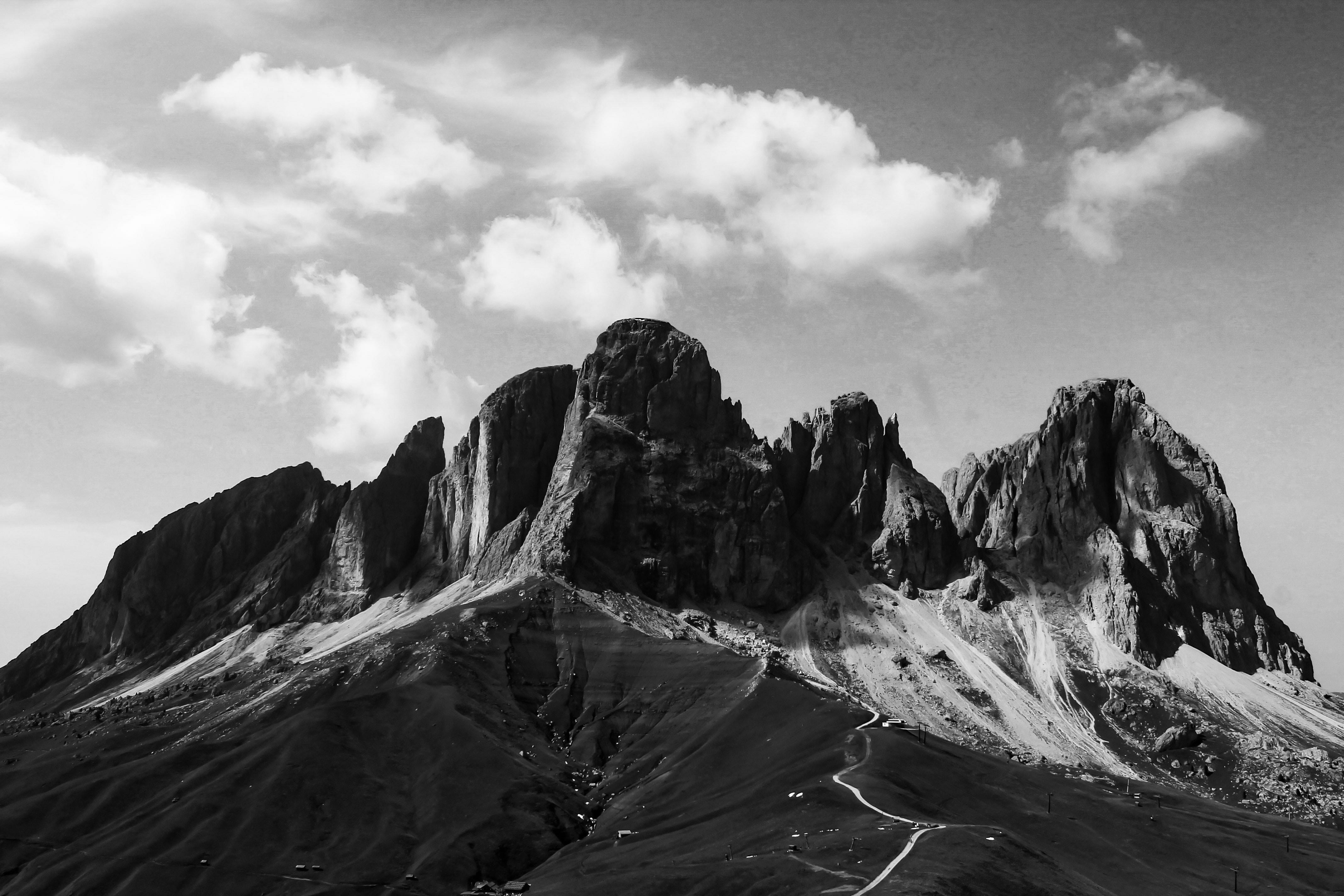 Hohe Berge scheinen oft unüberwindbar.