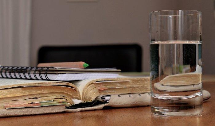 Willst Du eine Ausbildung zum Ernährungsberater machen, solltest Du darauf achten, dass sie ausreichend zertifiziert und von Krankenkassen anerkannt ist.