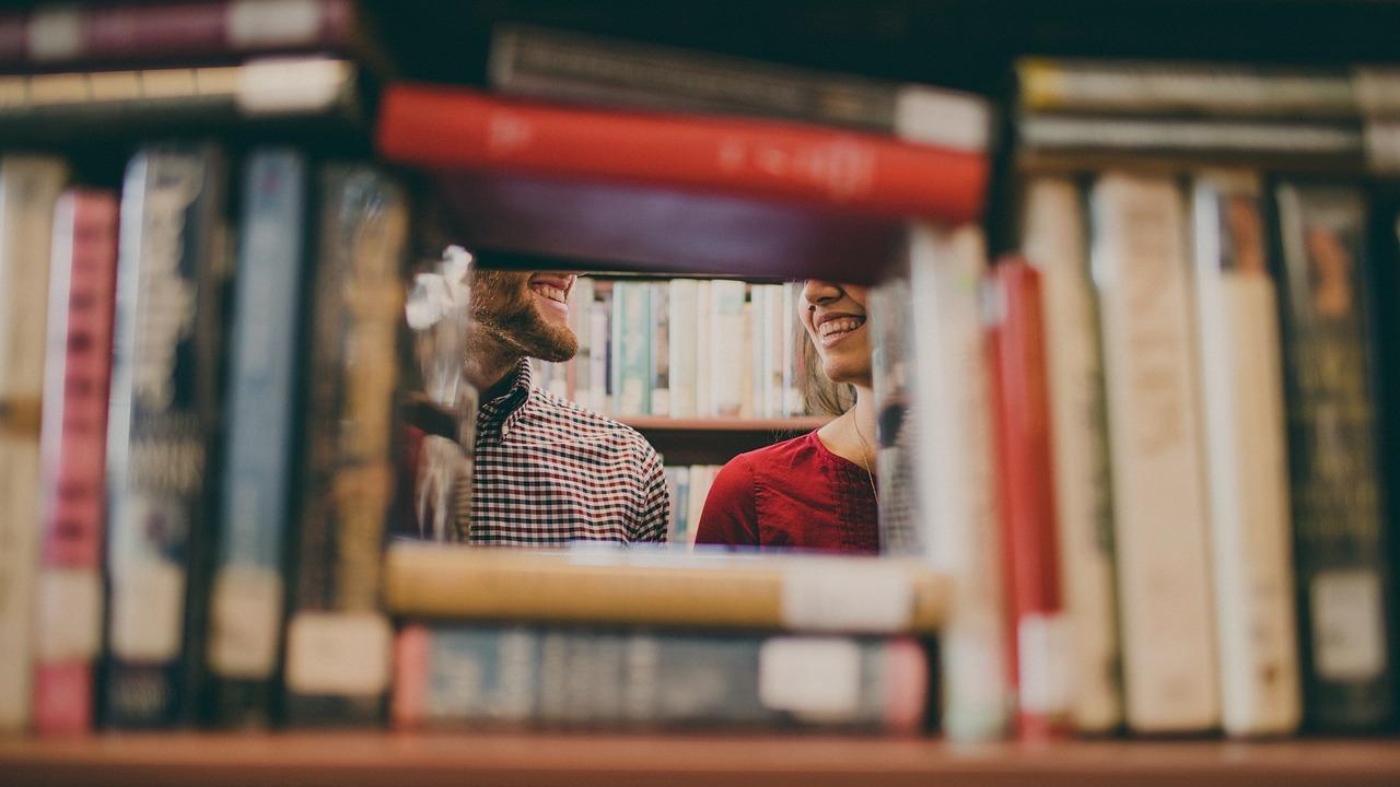 Möchtest Du auch in die ruhige Atmosphäre der Bücher eintauchen?