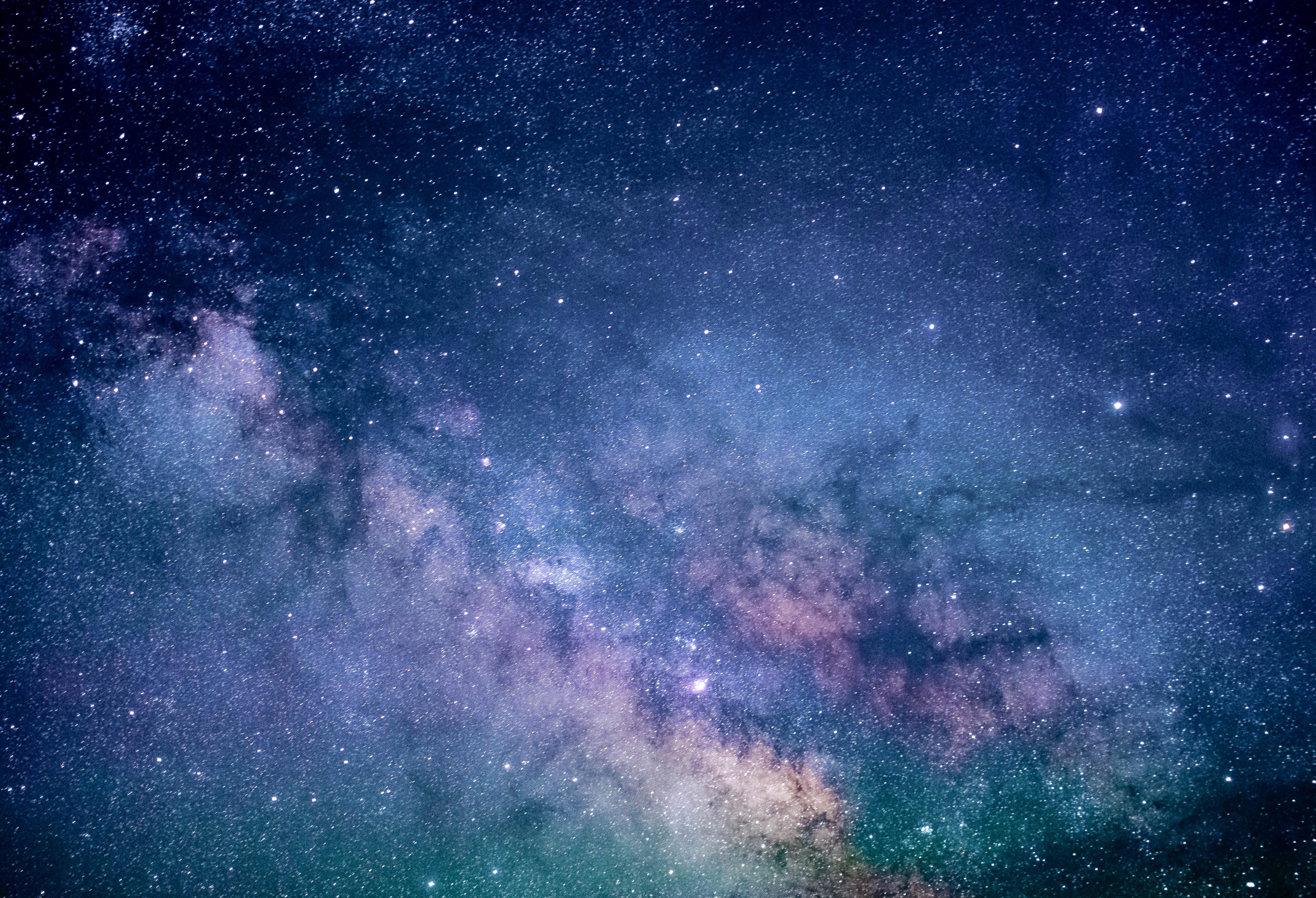 Physik beschäftigt sich unter anderem mit den Gesetzen und Phänomenen unseres Universums