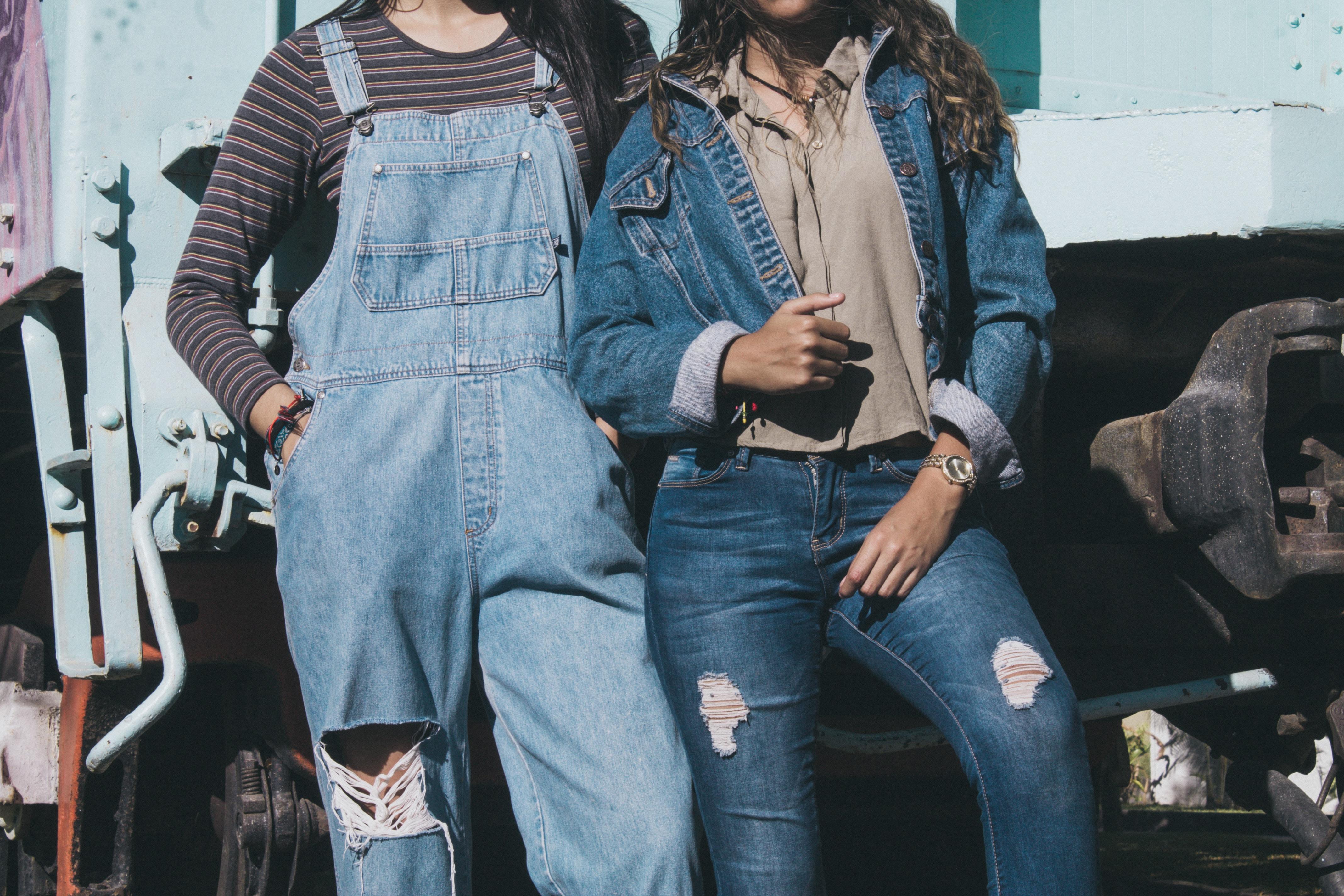 Alte Jeans eignen sich, um neue Dinge zu schaffen.
