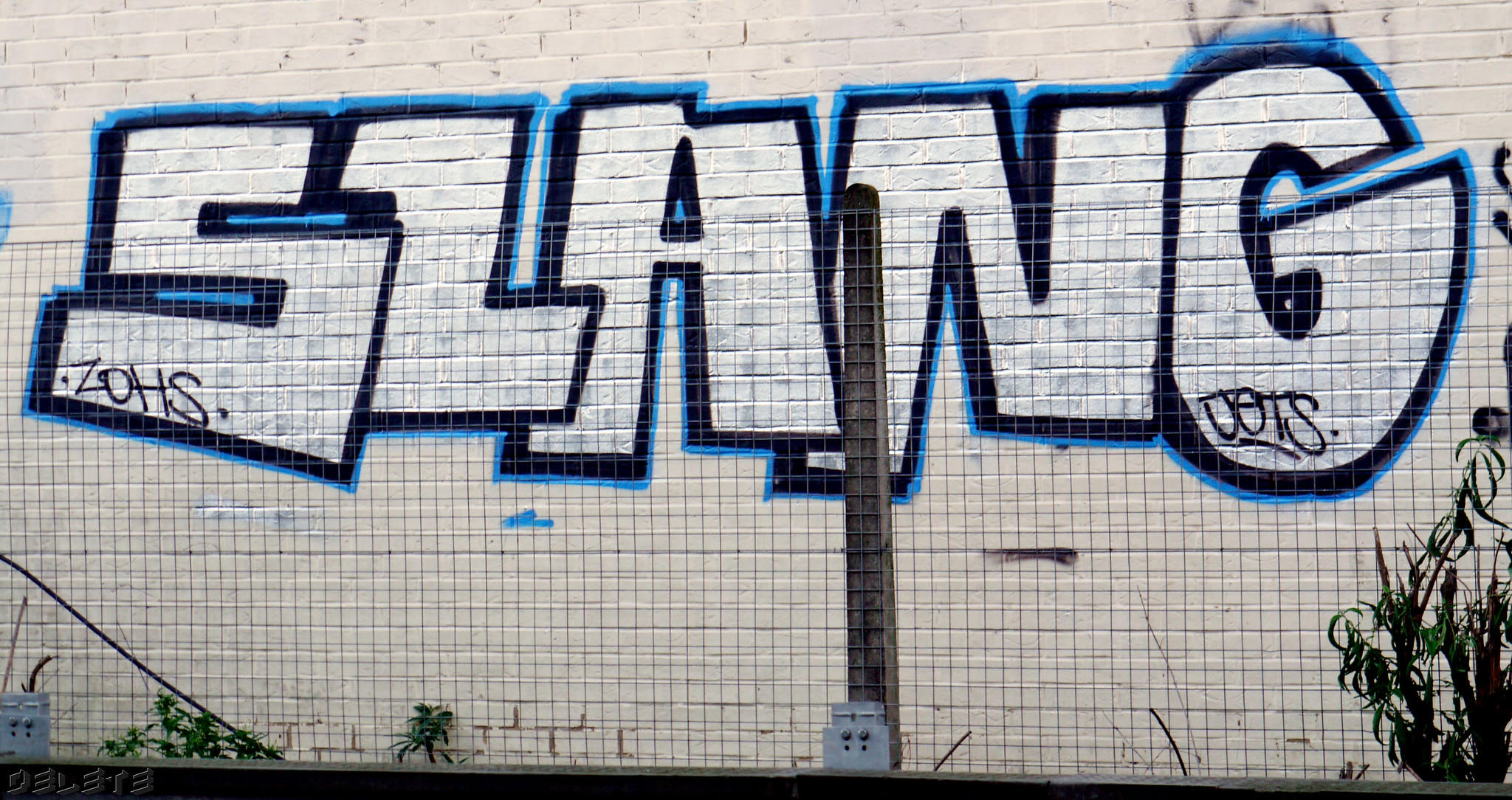 Graffiti an der Wand.