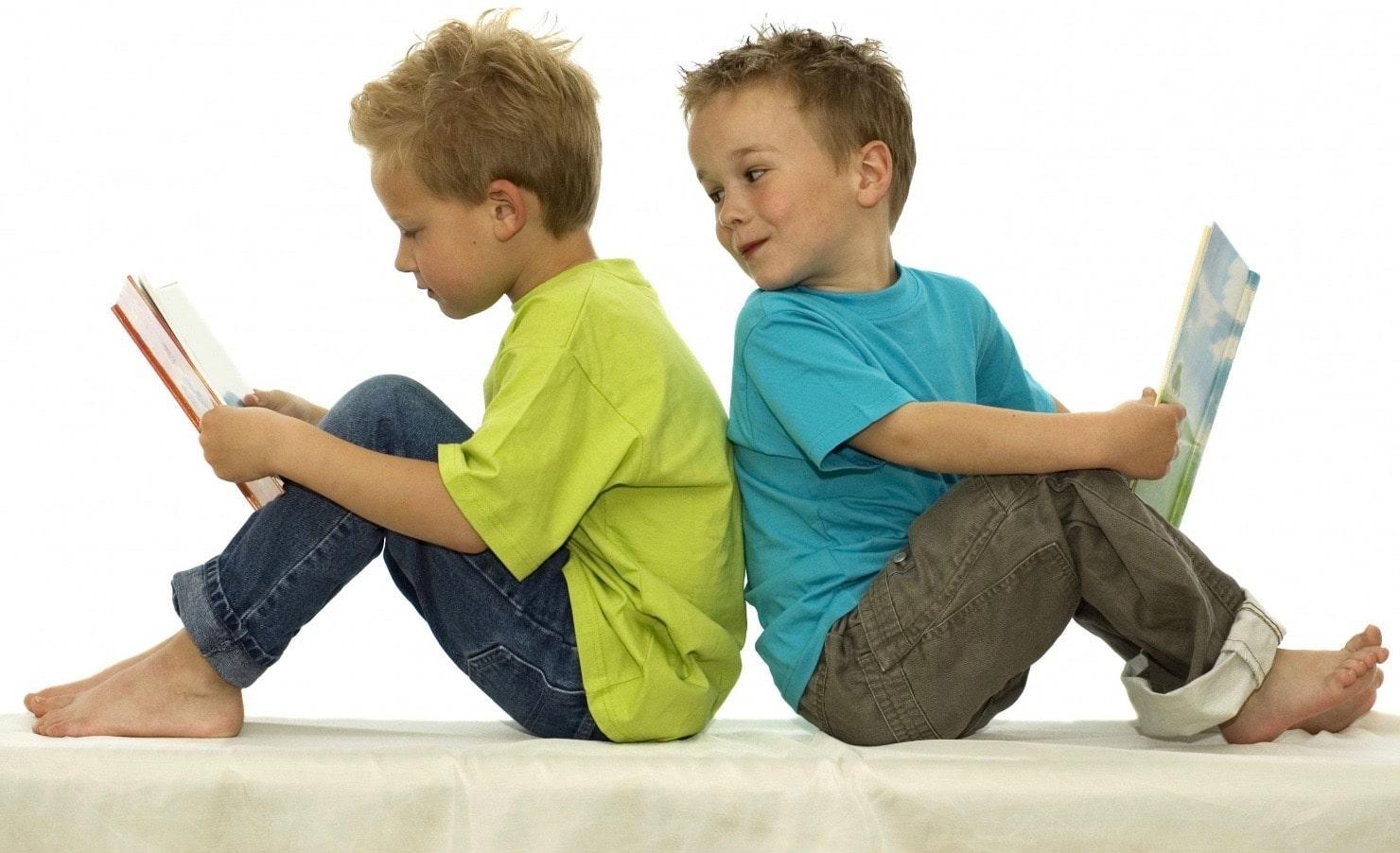 Auch Kinder lesen Zeitschriften | Quelle: Visualhunt