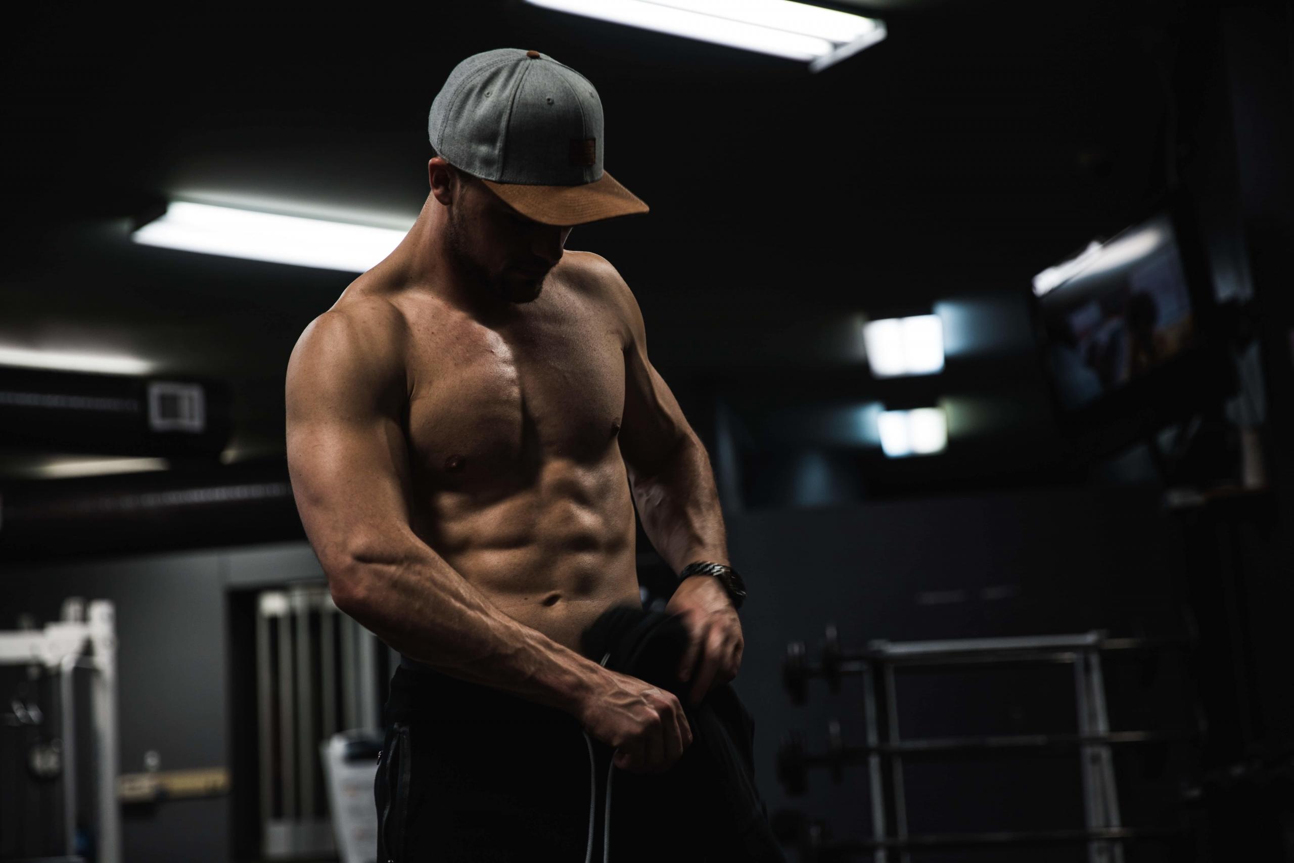 Du kannst außerdem Zitate nutzen, um dich für Bodybuilding zu motivieren.