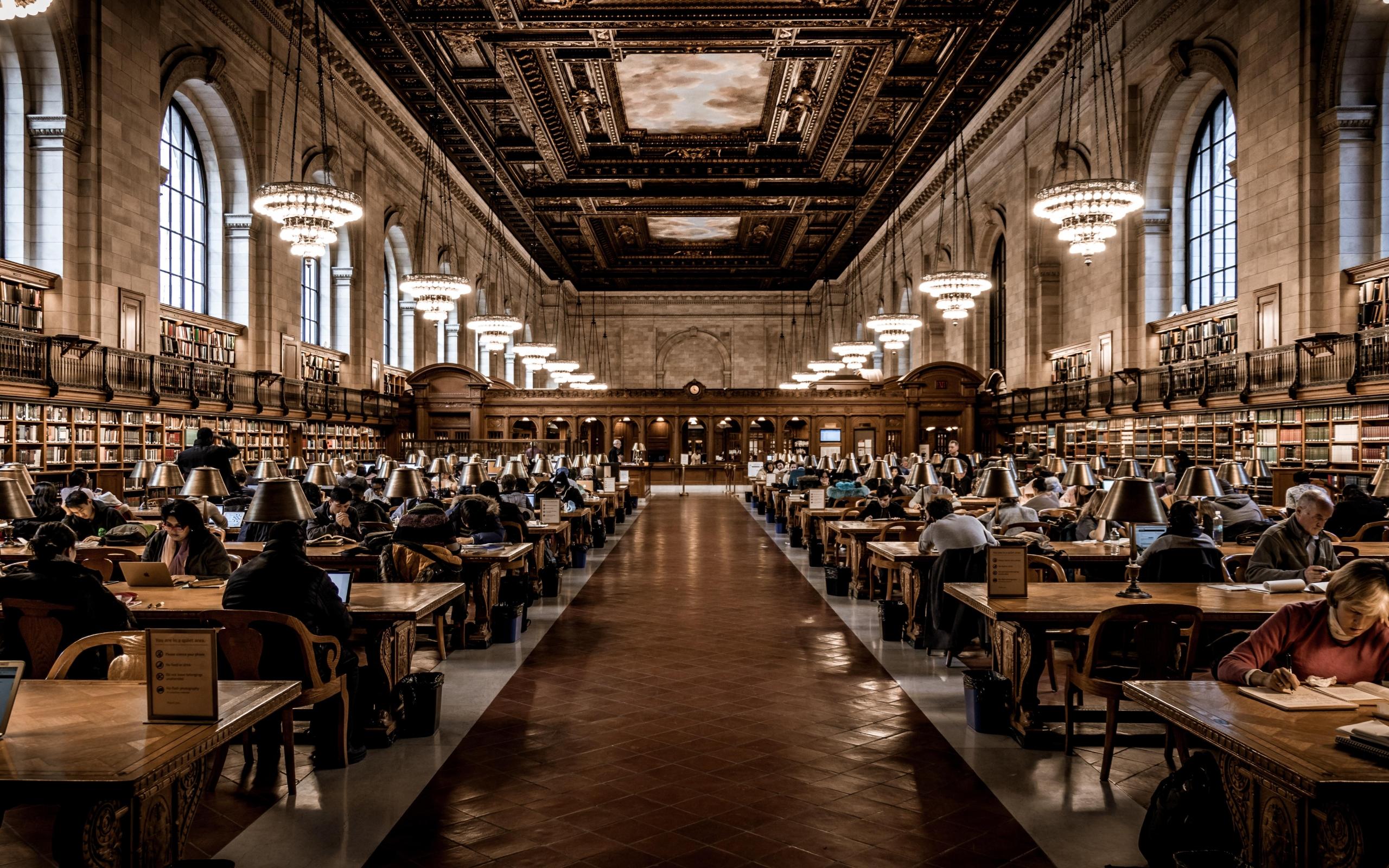 Die Bibliothek ist ein guter Ort, um Wirtschaft zu lernen.