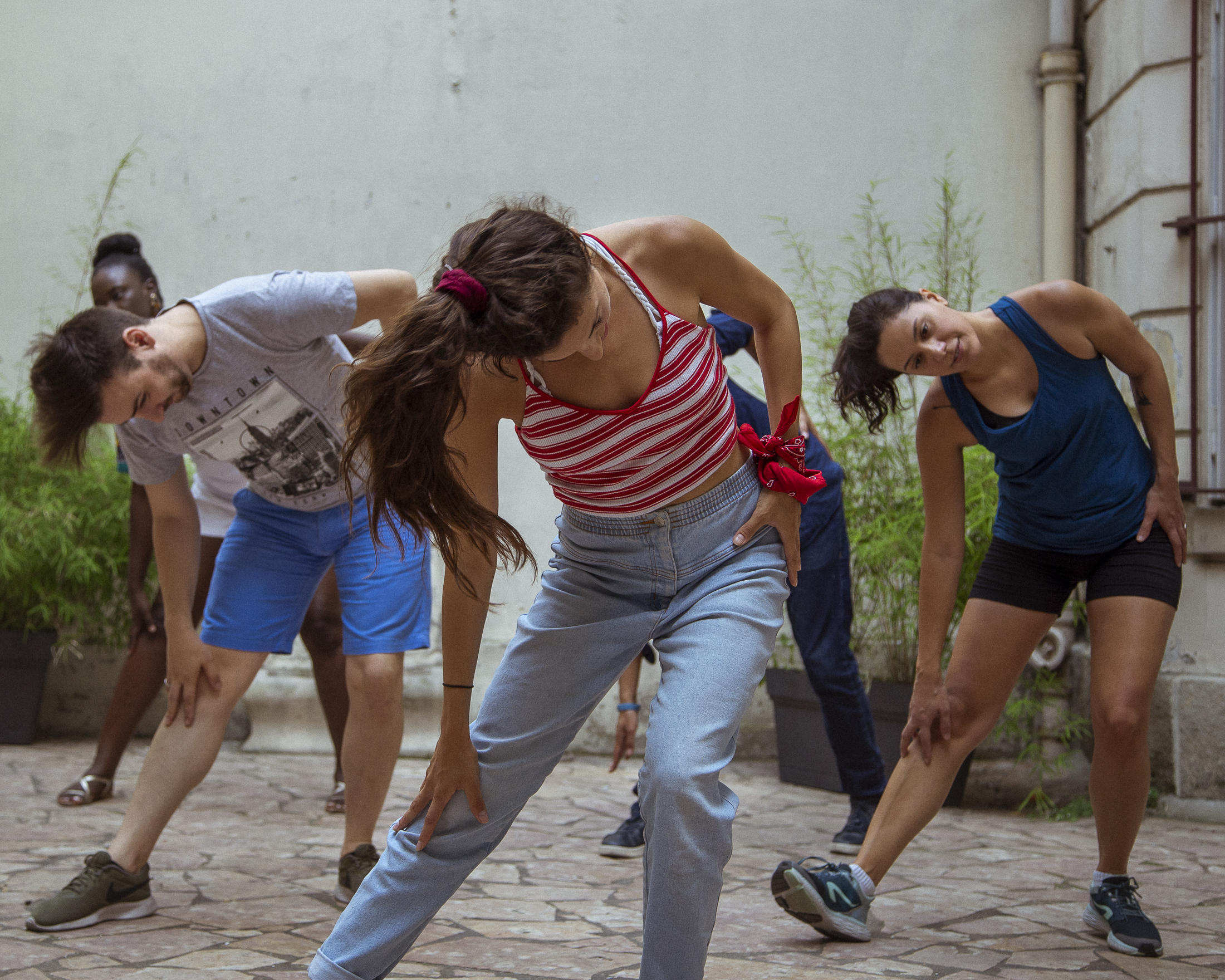 Dehnübungen Tanzen: Wir haben die richtigen für Euch.