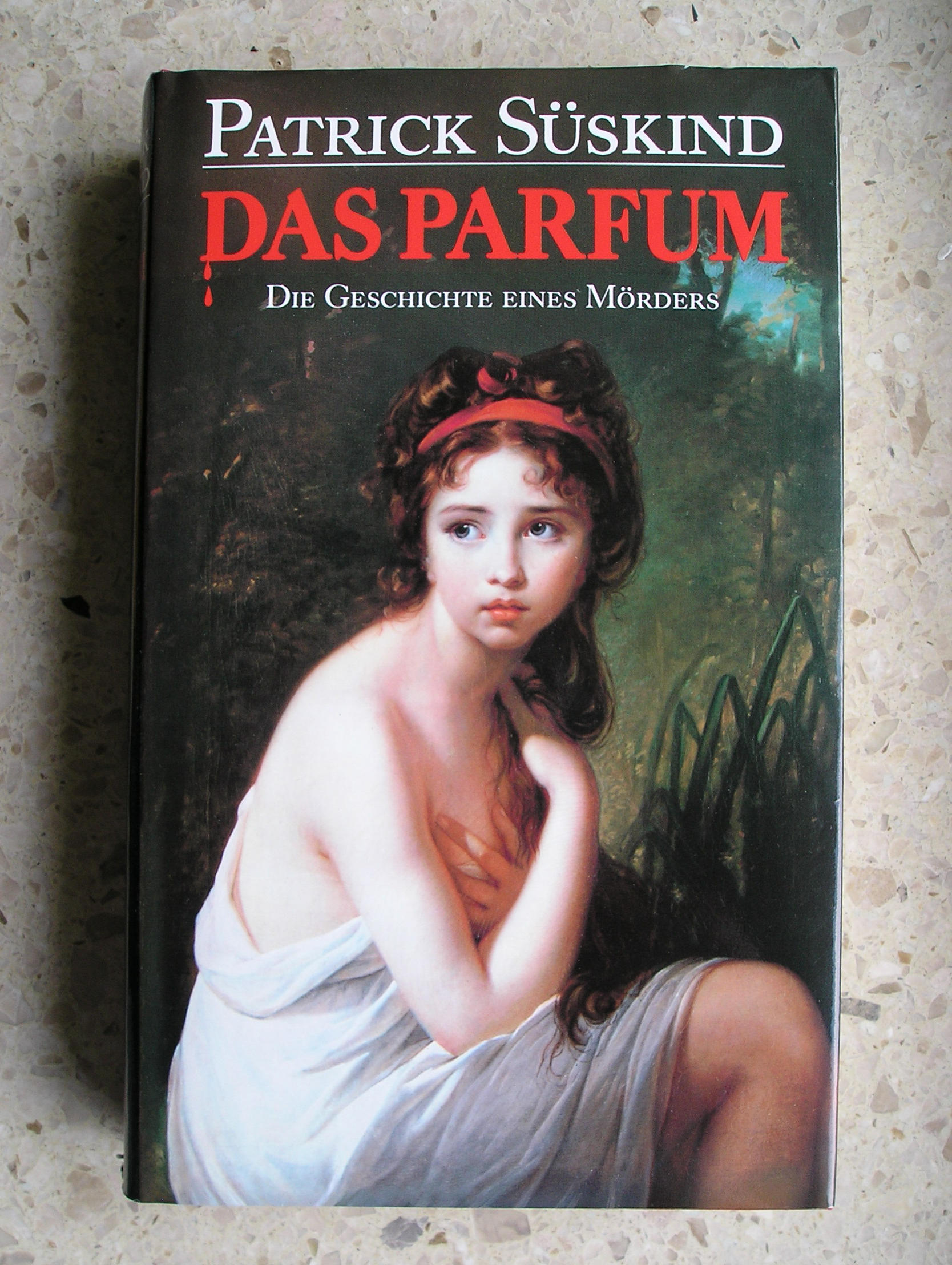 Das Cover von Das Parfum zeigt eine junge Frau.