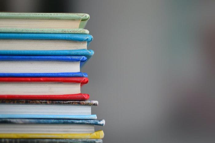 Englisch Kurzgeschichten sind eine super Übung, auch fürs Englisch Schreiben.