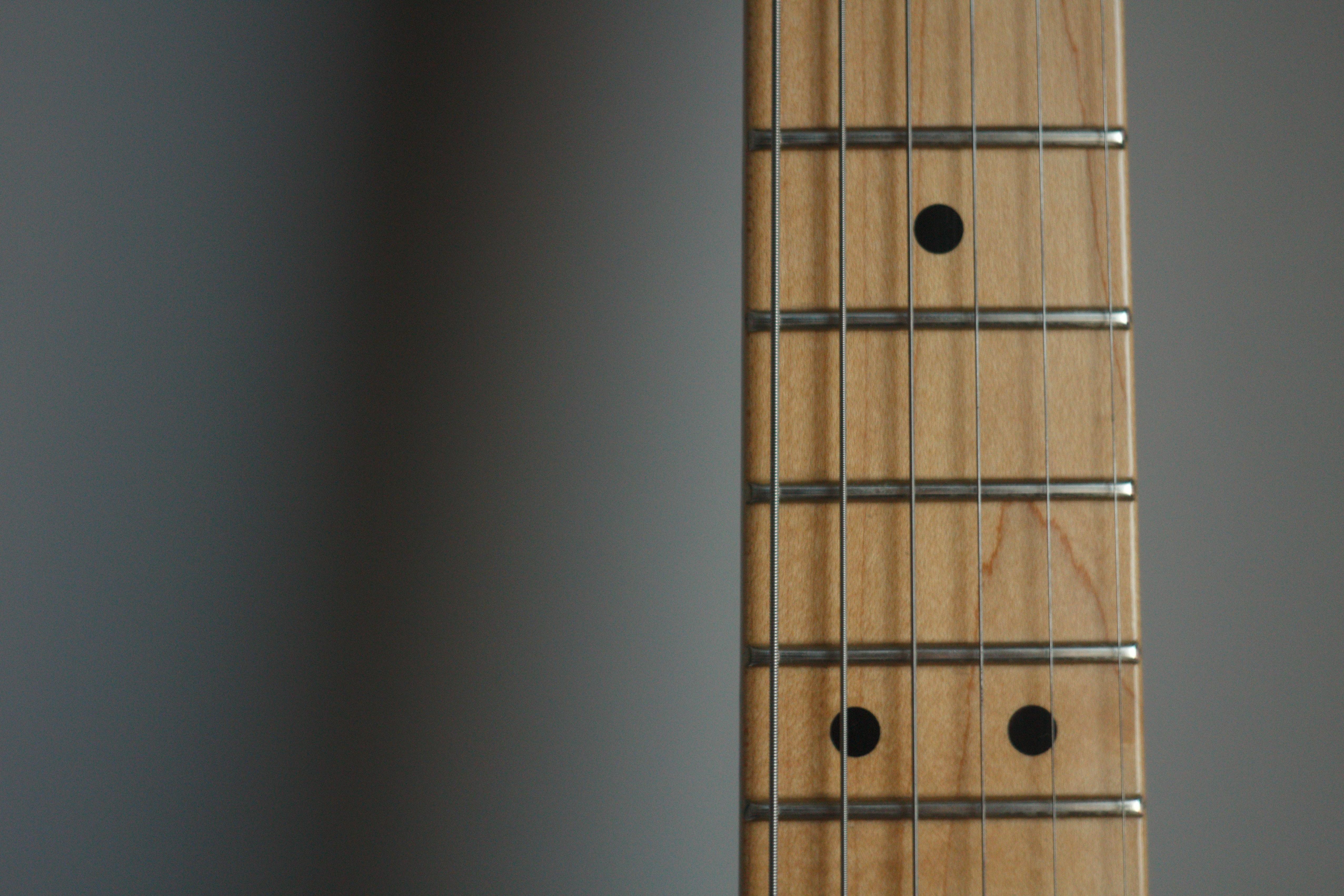 Auf dem Gitarrengriffbrett alle Töne lernen