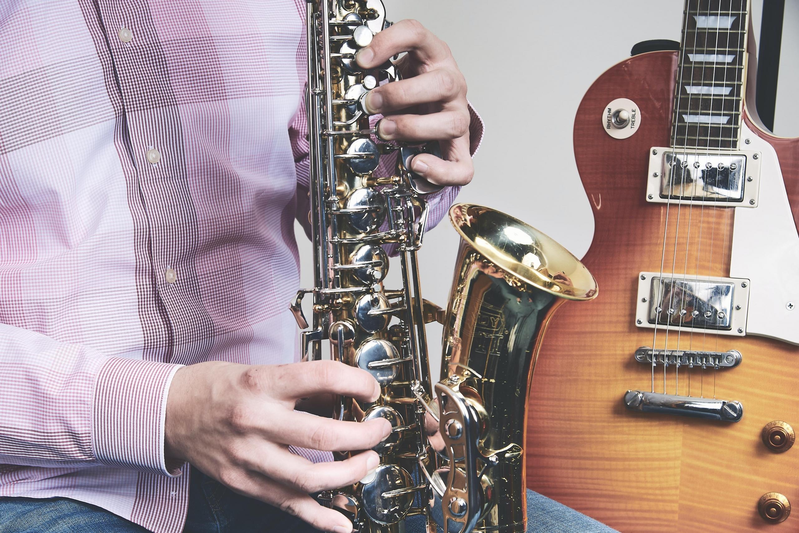 Die Harmonielehre gilt nicht nur für die Gitarre.