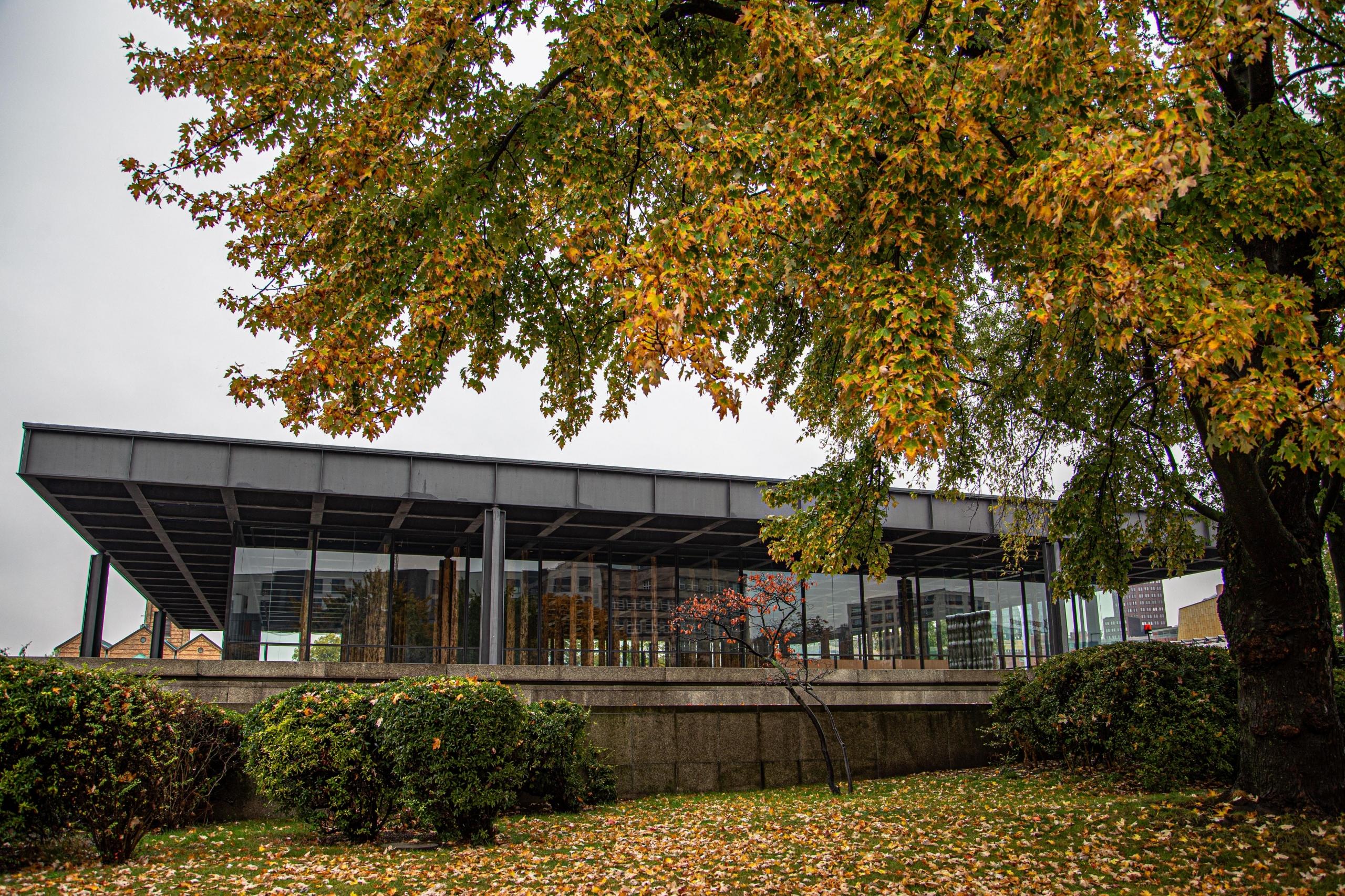 Die Neue Nationalgalerie in Berlin gehört zu den wichtigsten Kunstmuseen in Deutschland.