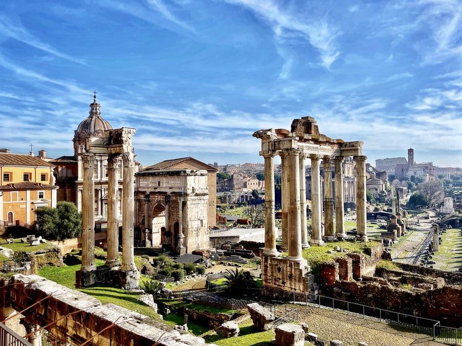 Im forum Romanum spielte sich im alten Rom das tägliche Leben ab