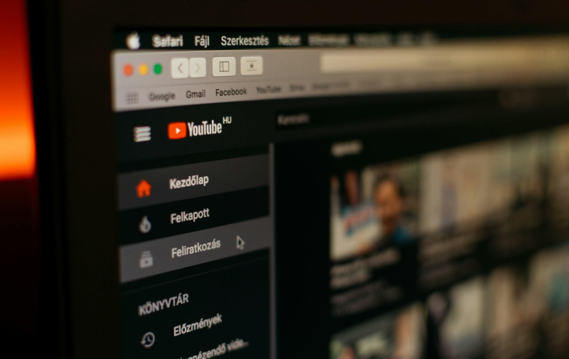 Das Menu von YouTube auf einem Bildschirm
