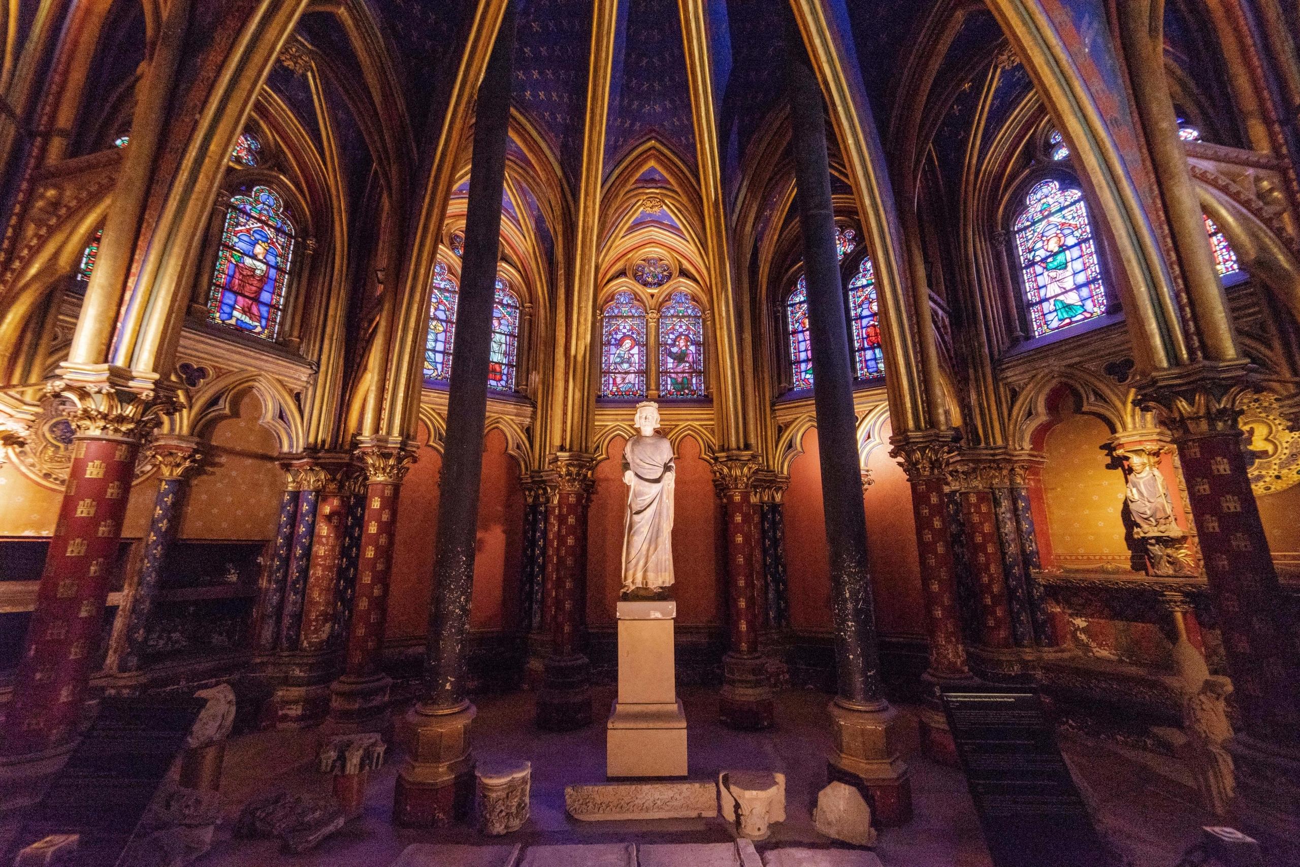 In der Kirche wurde als erstes A-Cappella gesungen.