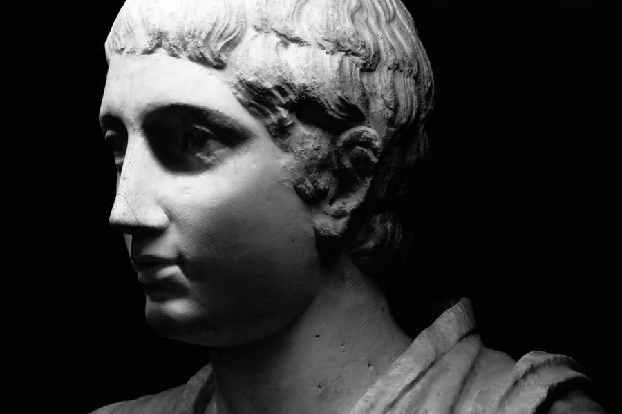 Wo ist der Unterschied zwischen römischer und griechischer Kunst?