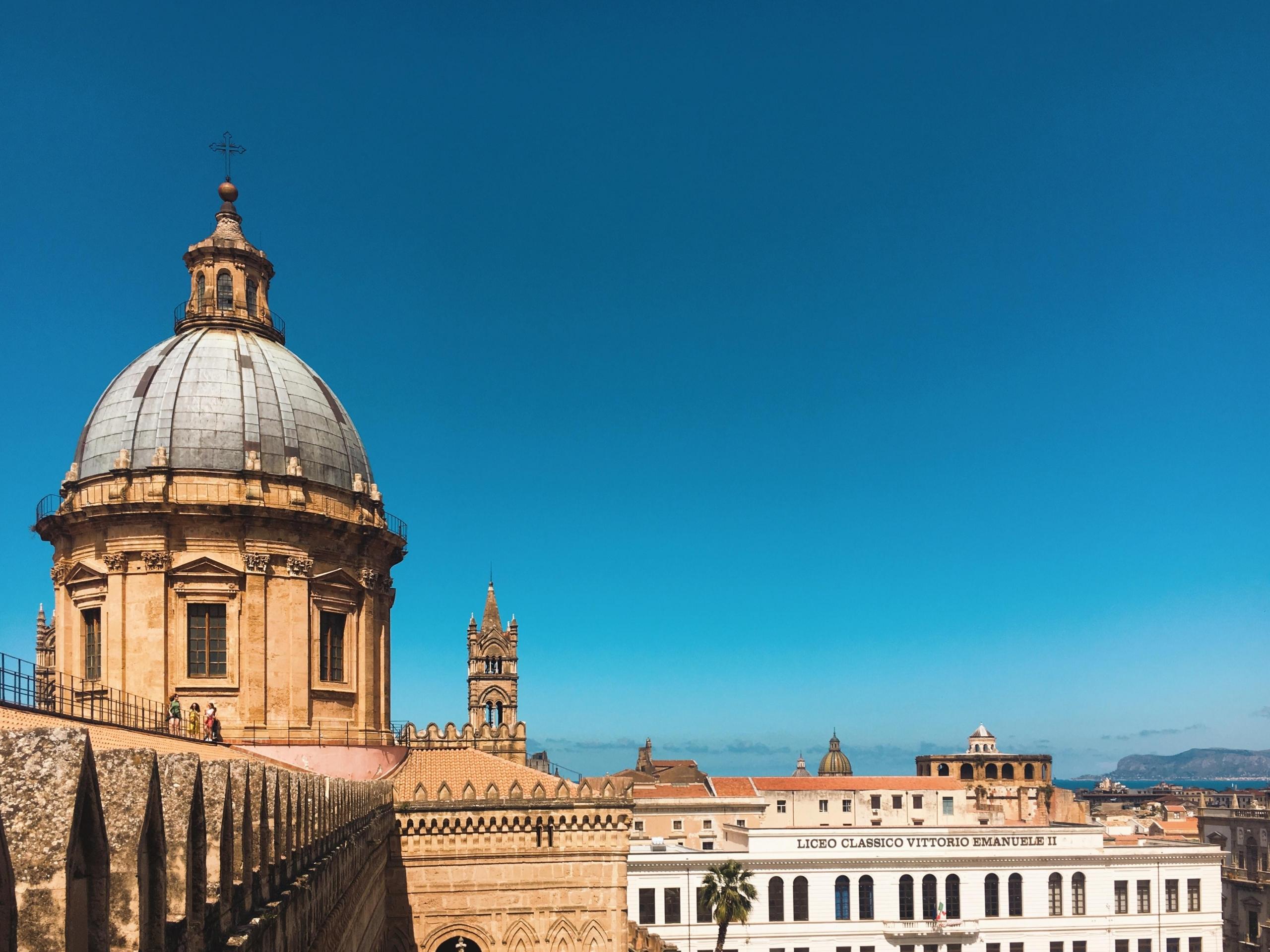 Wer Sightseeing mag, sollte sich die Kathedrale von Palermo nicht entgehen lassen.
