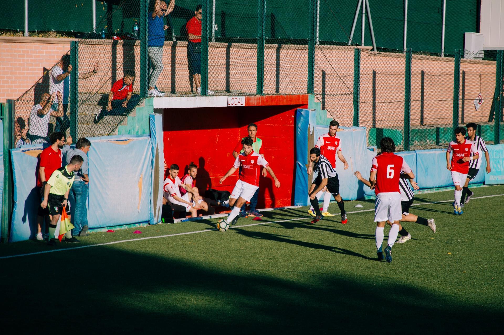 Fußball entdecken auf Italienisch.