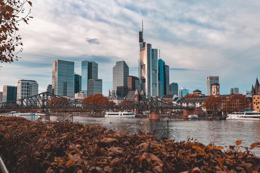 So findest du einen Job in Frankfurt
