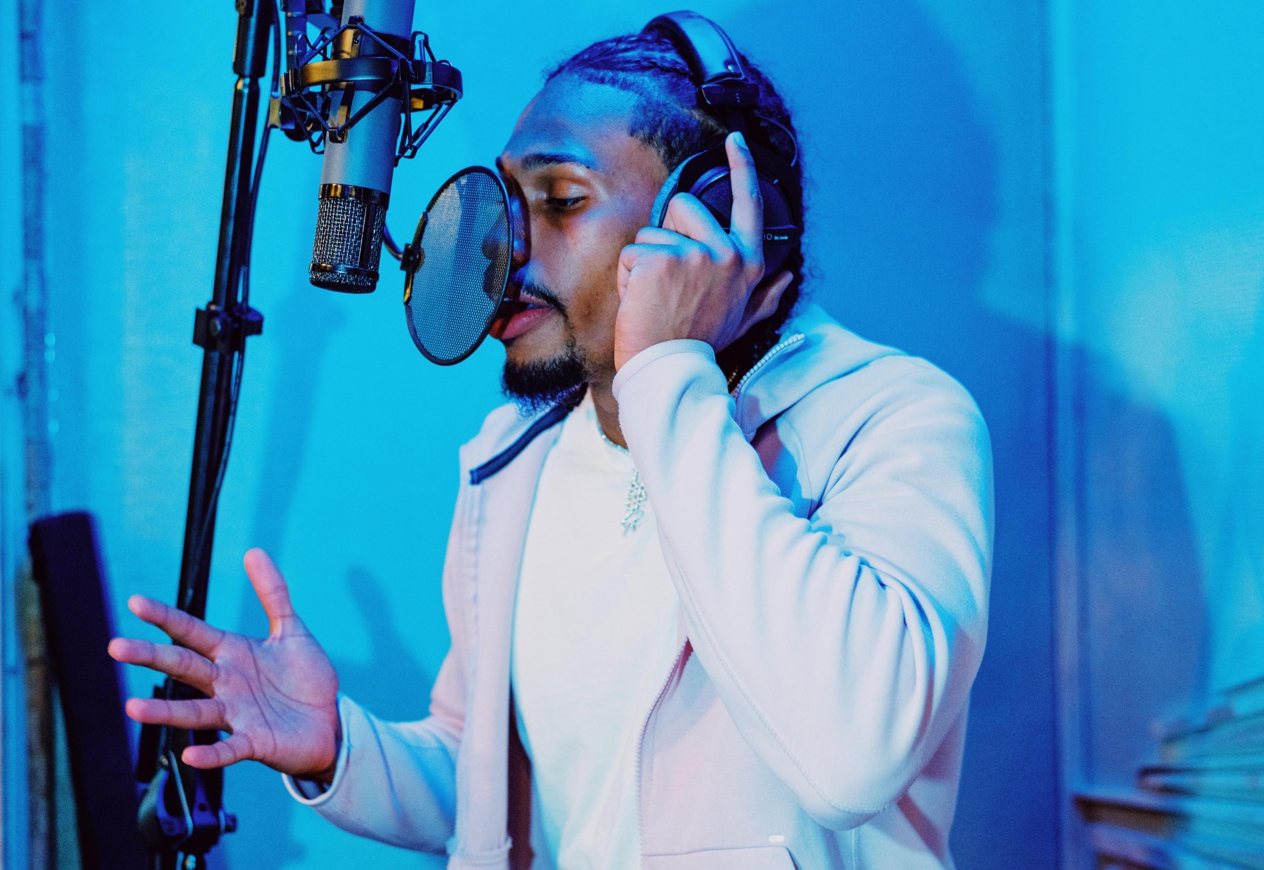 Rapper*innen sollten viel üben, um besser zu werden.