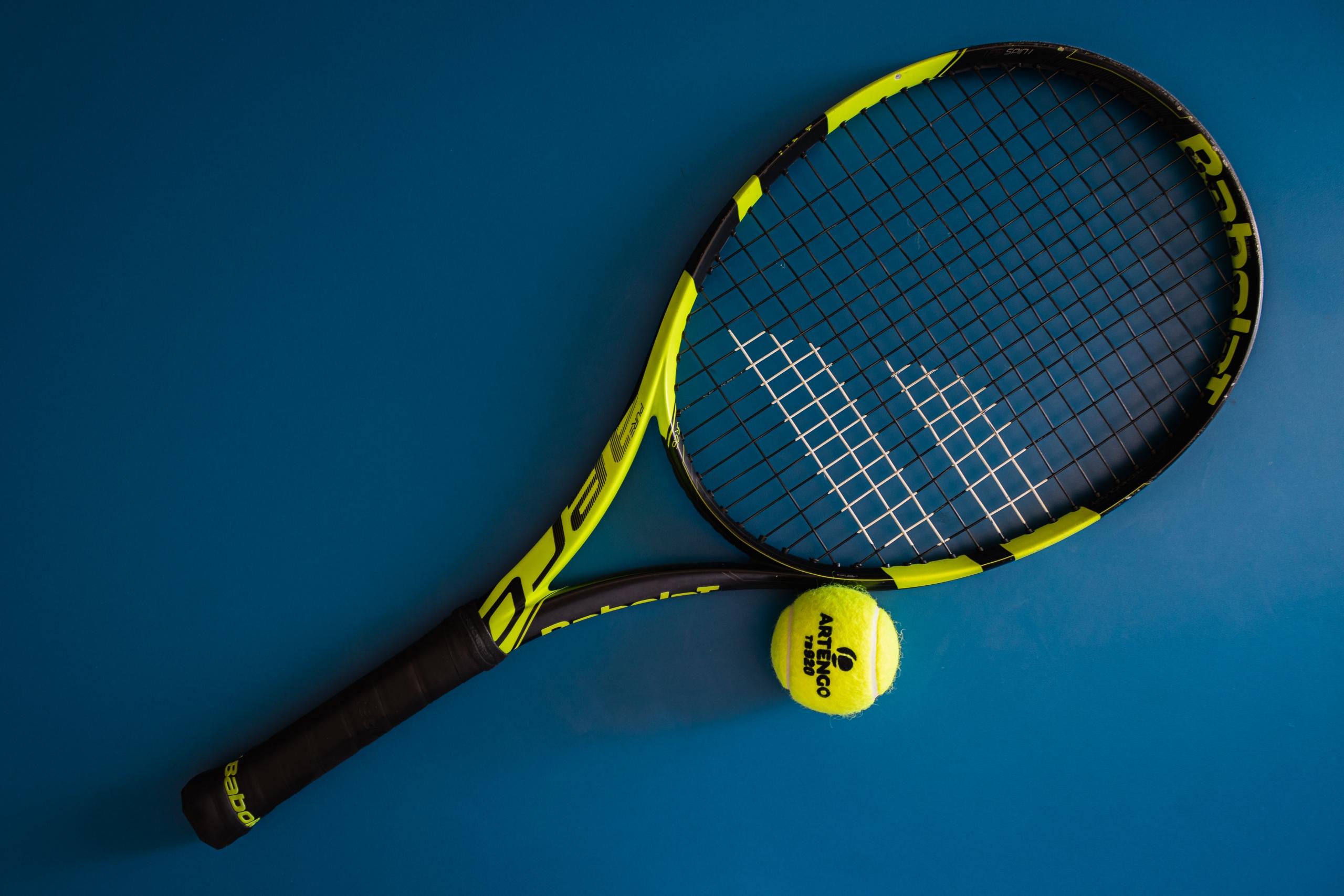 Euer Tennisschläger muss im Tournier gewisse Maßen einhalten.