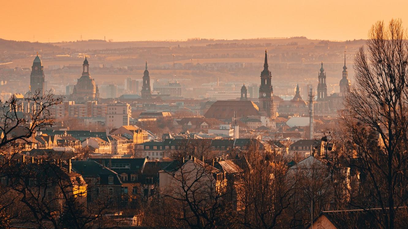 Italienisch lernen in Dresden geht zum Beispiel bei Sprachschulen.