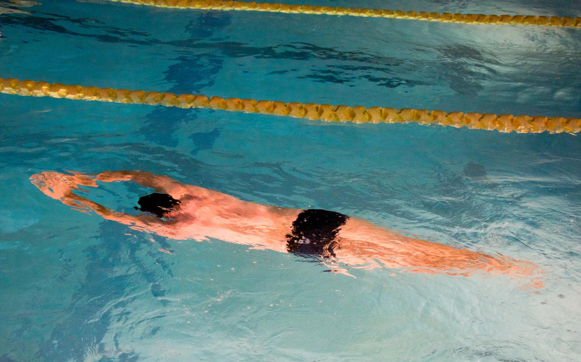 Was ist wichtig, um beim Schwimmen Muskeln aufzubauen?