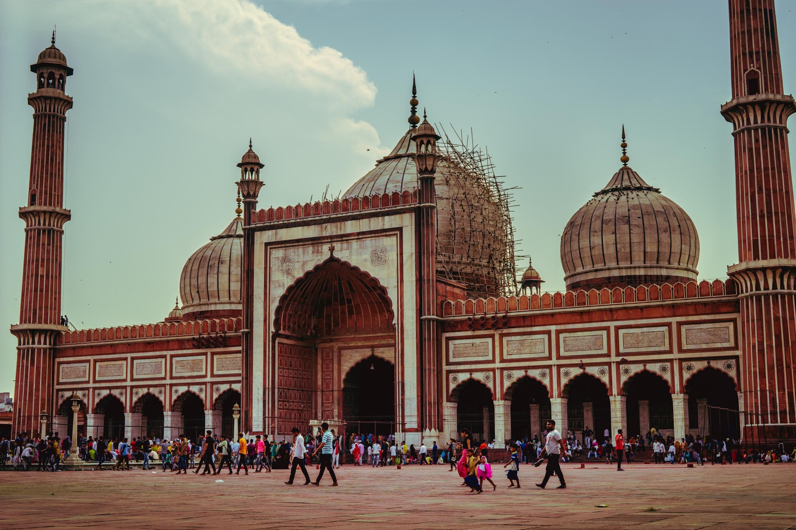 Die Moschee von Delhi ist eine der größten der gesamten islamischen Welt.