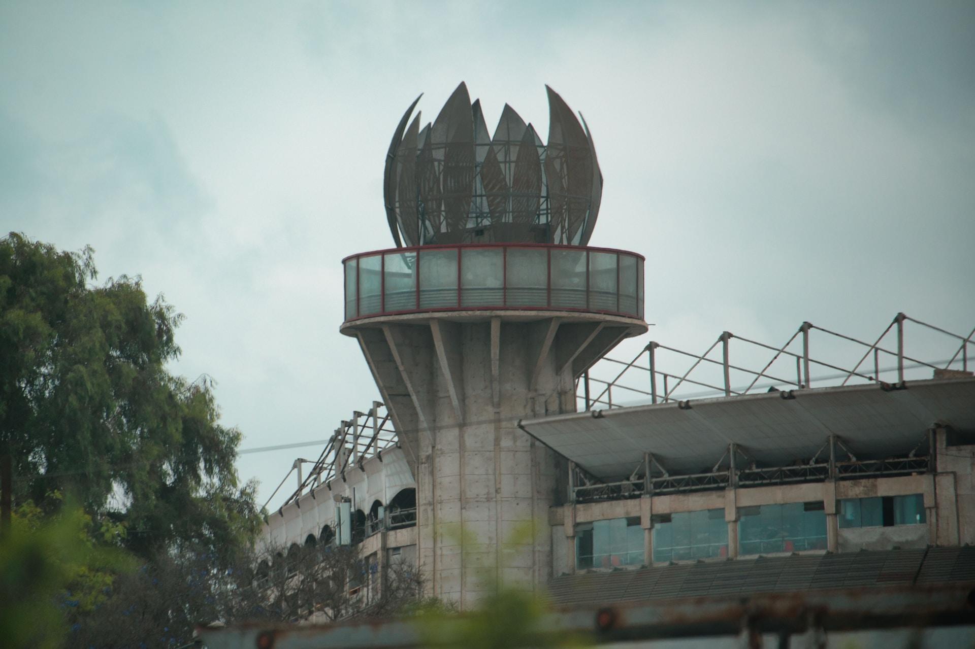 eine Nahaufnahme des Estadio Nacional in Lima