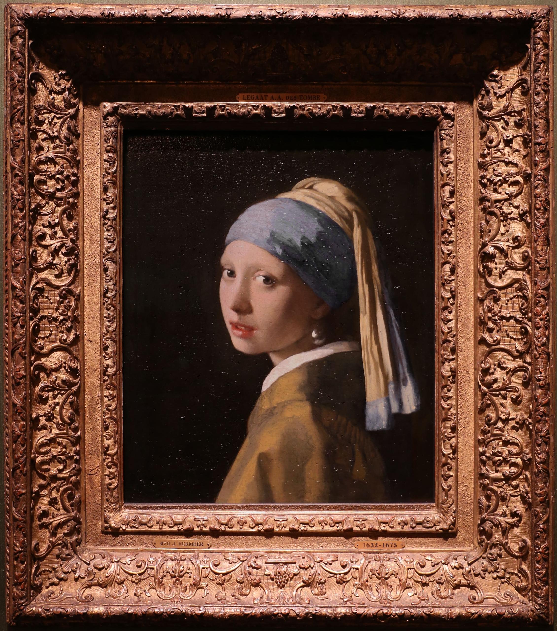 „Das Mädchen mit dem Perlenohrgehänge" von Jan Vermeer zeigt eine Frau mit einem blauen Turban und einer großen Perle am Ohr.