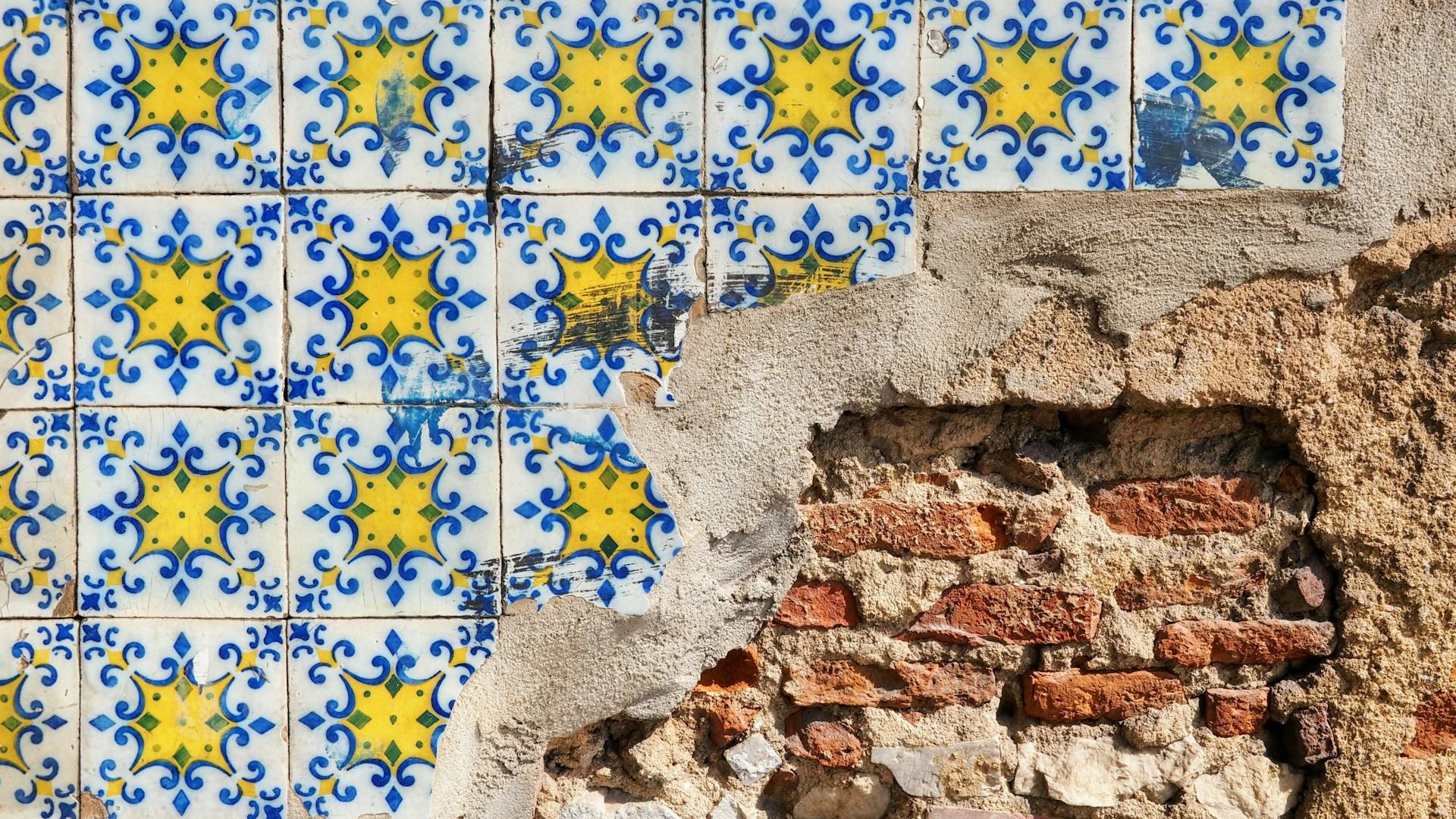 Azulejo an einer Fassade eines Hauses