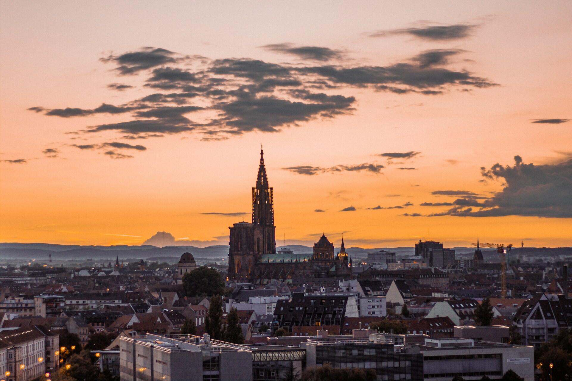 Ausblick ueber die Stadt Elsass und das Muenster