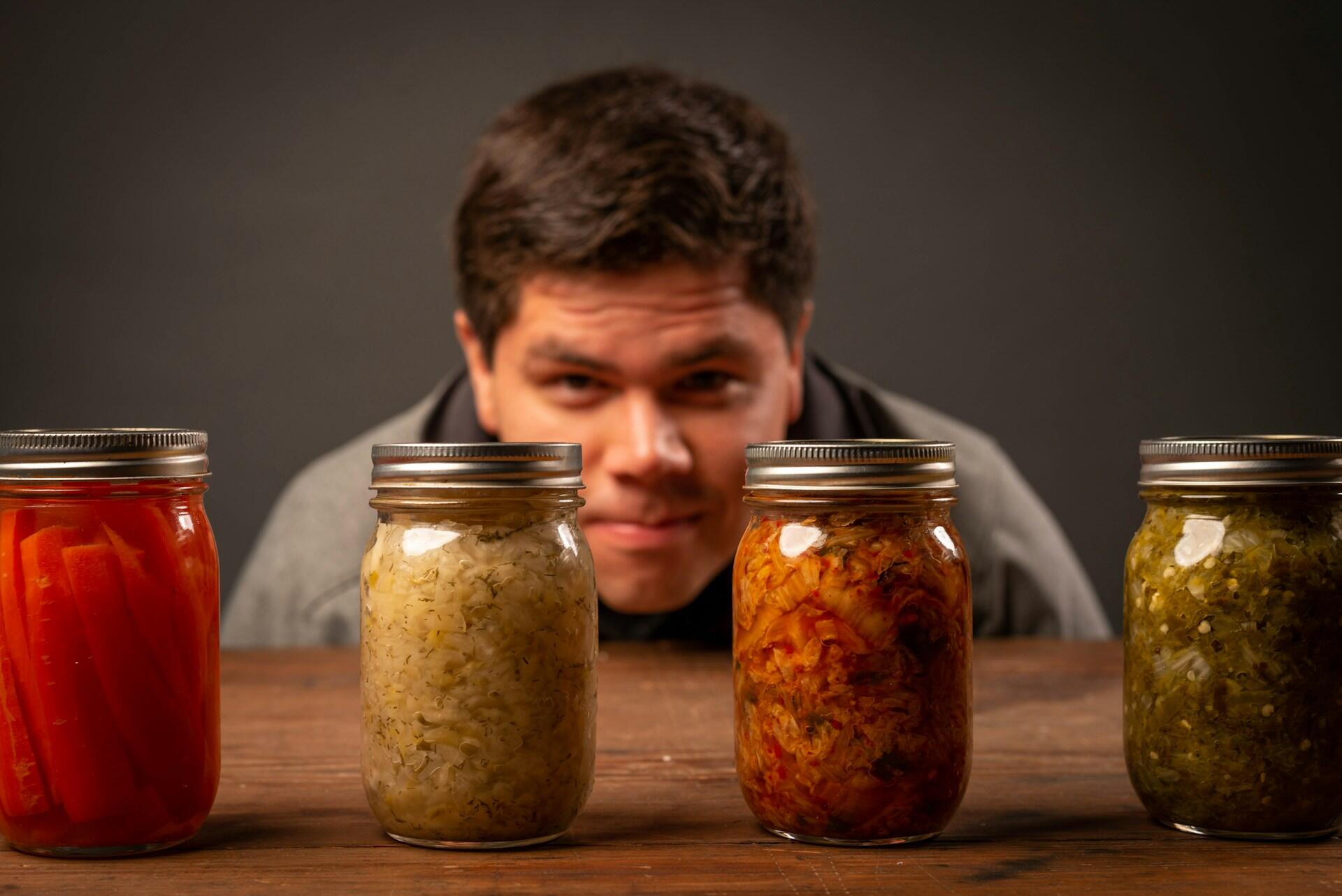 Fermentierte Lebensmittel in Glaesern