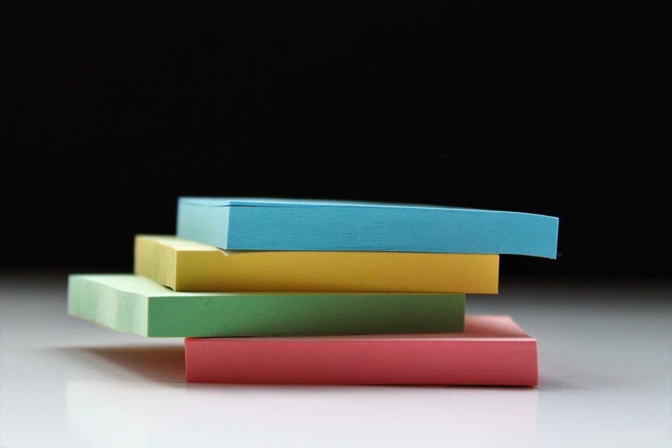 Bunke af post-it notes