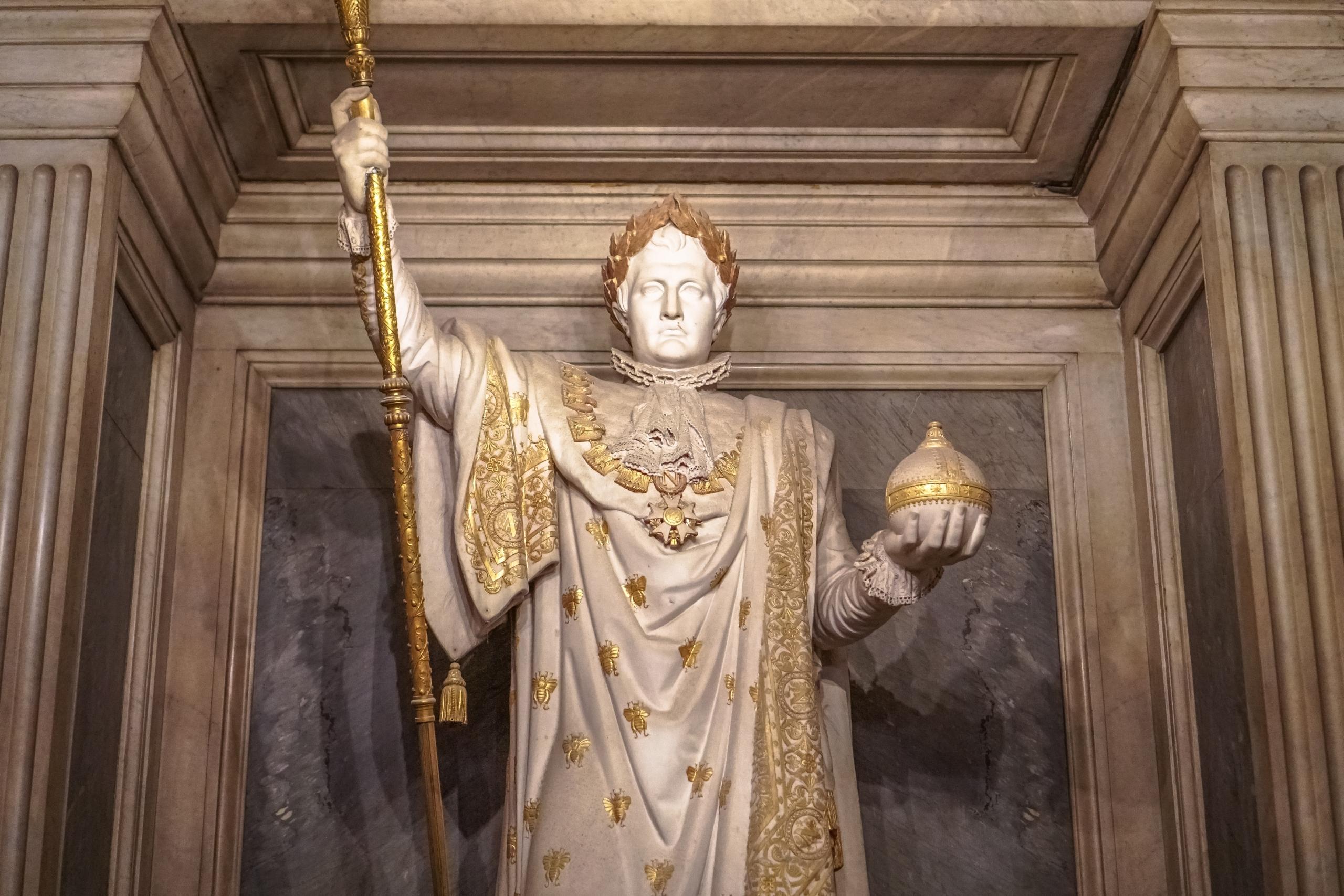En statue af Napoleon, som var meget kendt for at udvidde det franske imperium