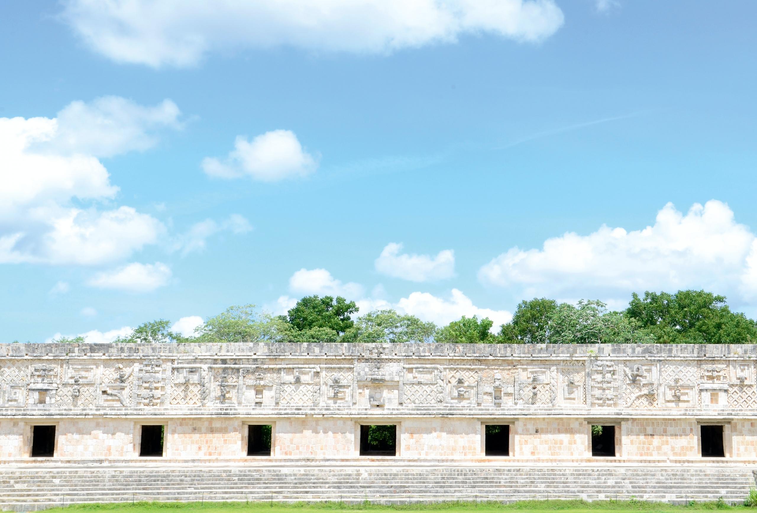 Ruiner fra mayaernes tid, der formentligt har brugt maya tal i opbygningen