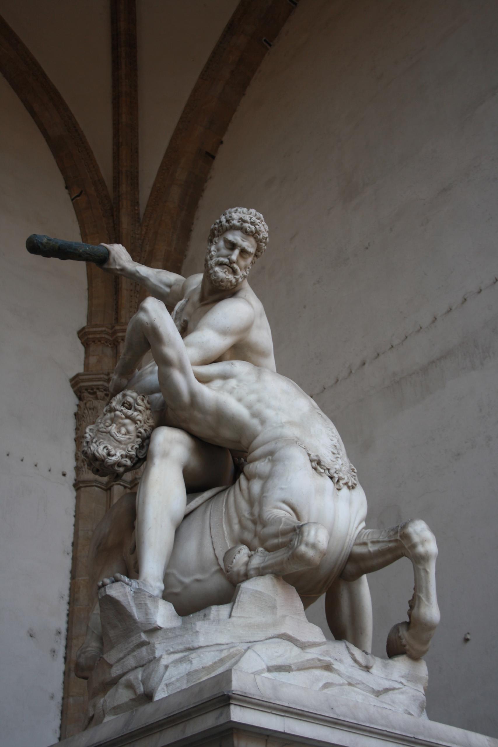 En statue af Zeus fra græsk drama