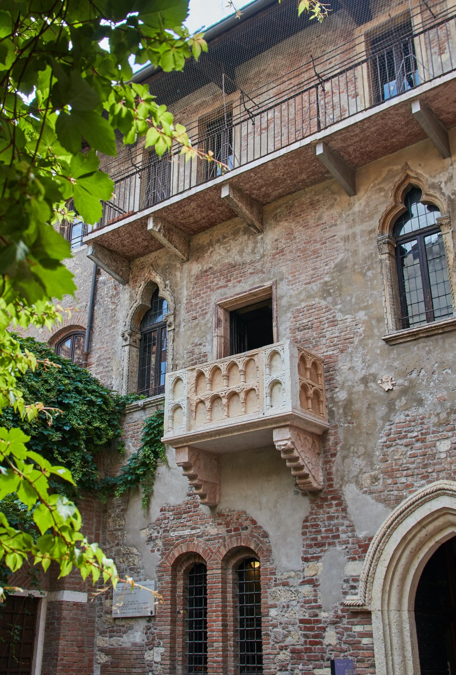 julie balkon fra romeo og julie i italien som kan være en grund til at lære at tale italiensk