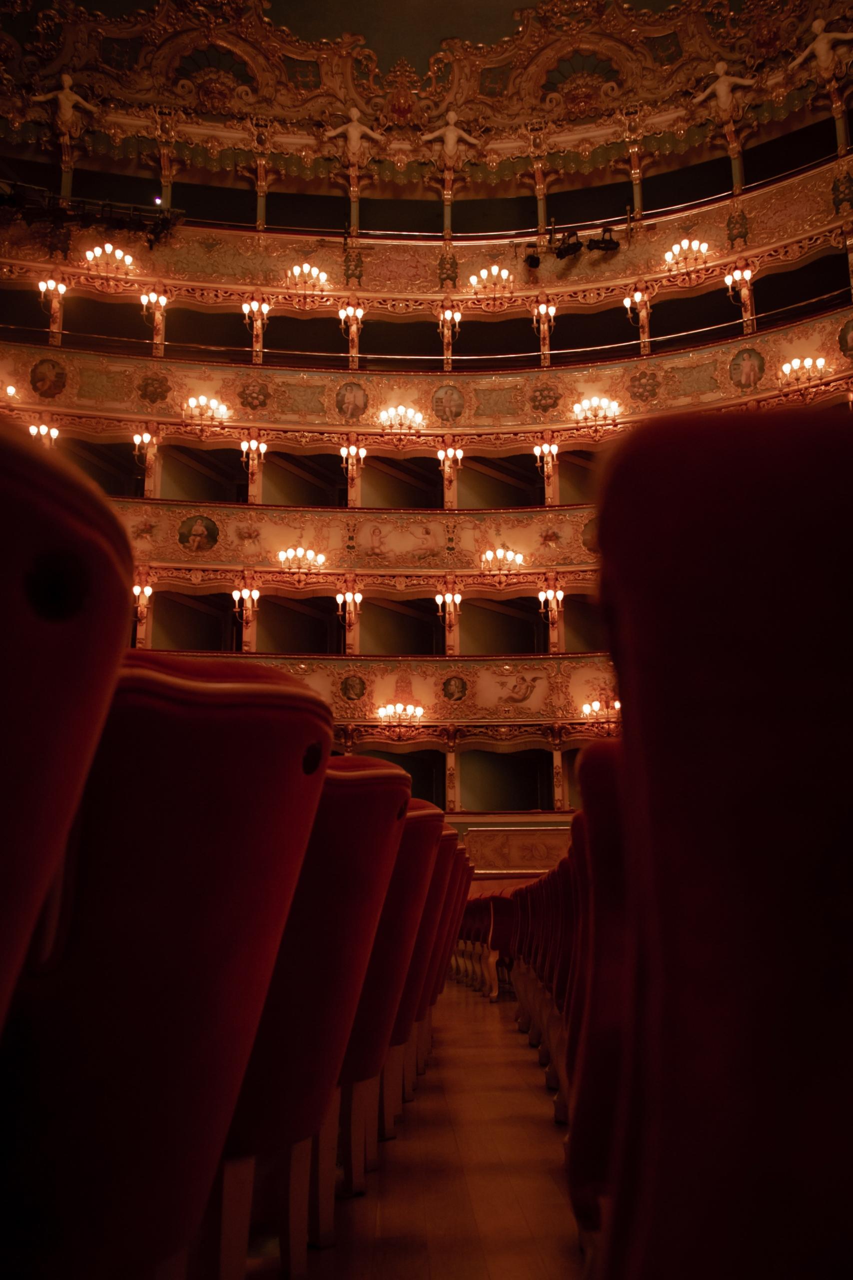 En smuk operasal i italien