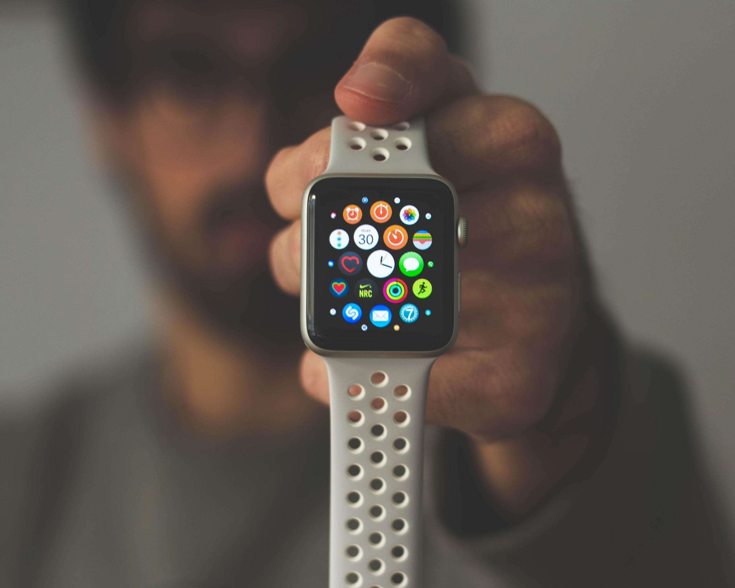 Et smartwatch med en række forskellige apps