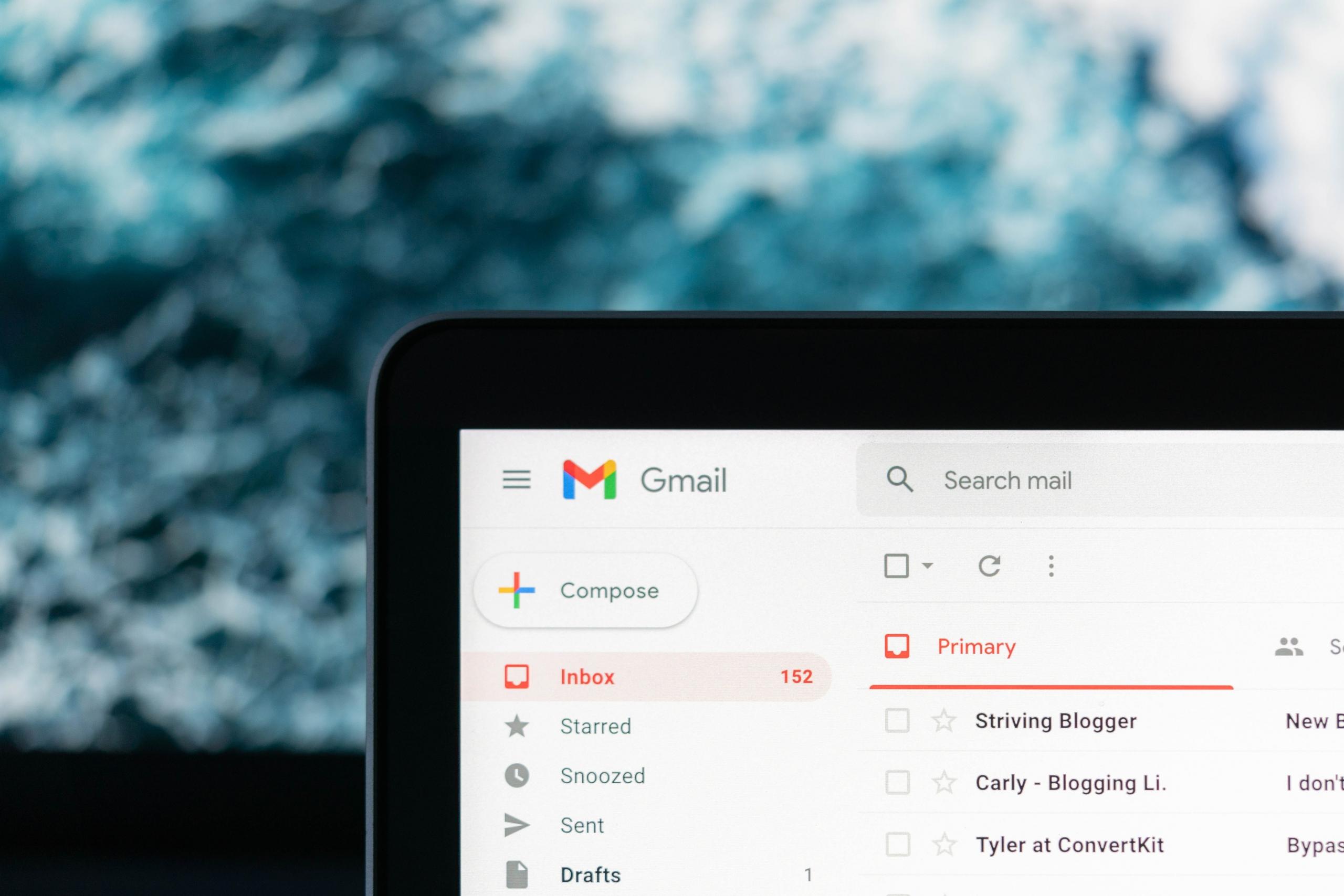 E-mails skal skrives på en bestemt måde i følge fransk etikette