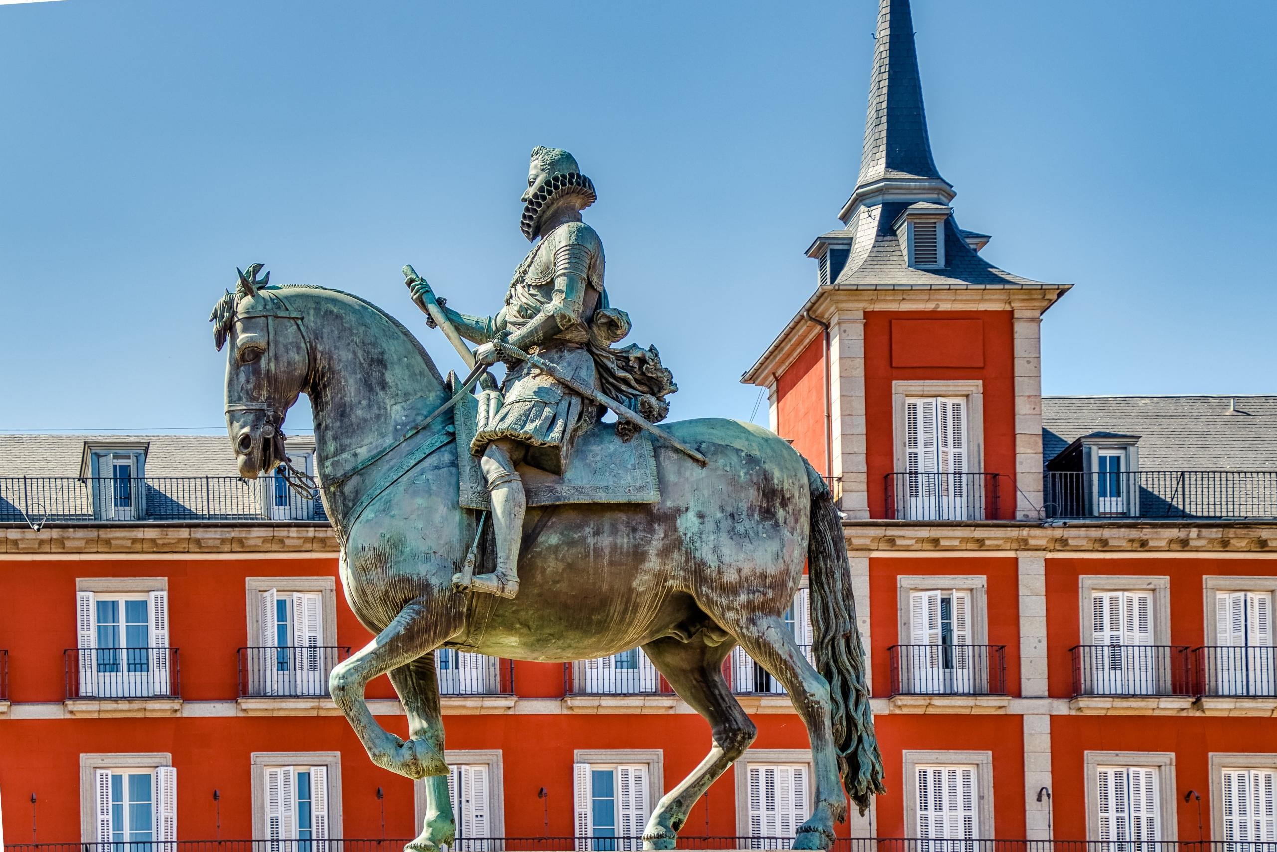 En status af cervantes som fortæller meget historie om Spanien