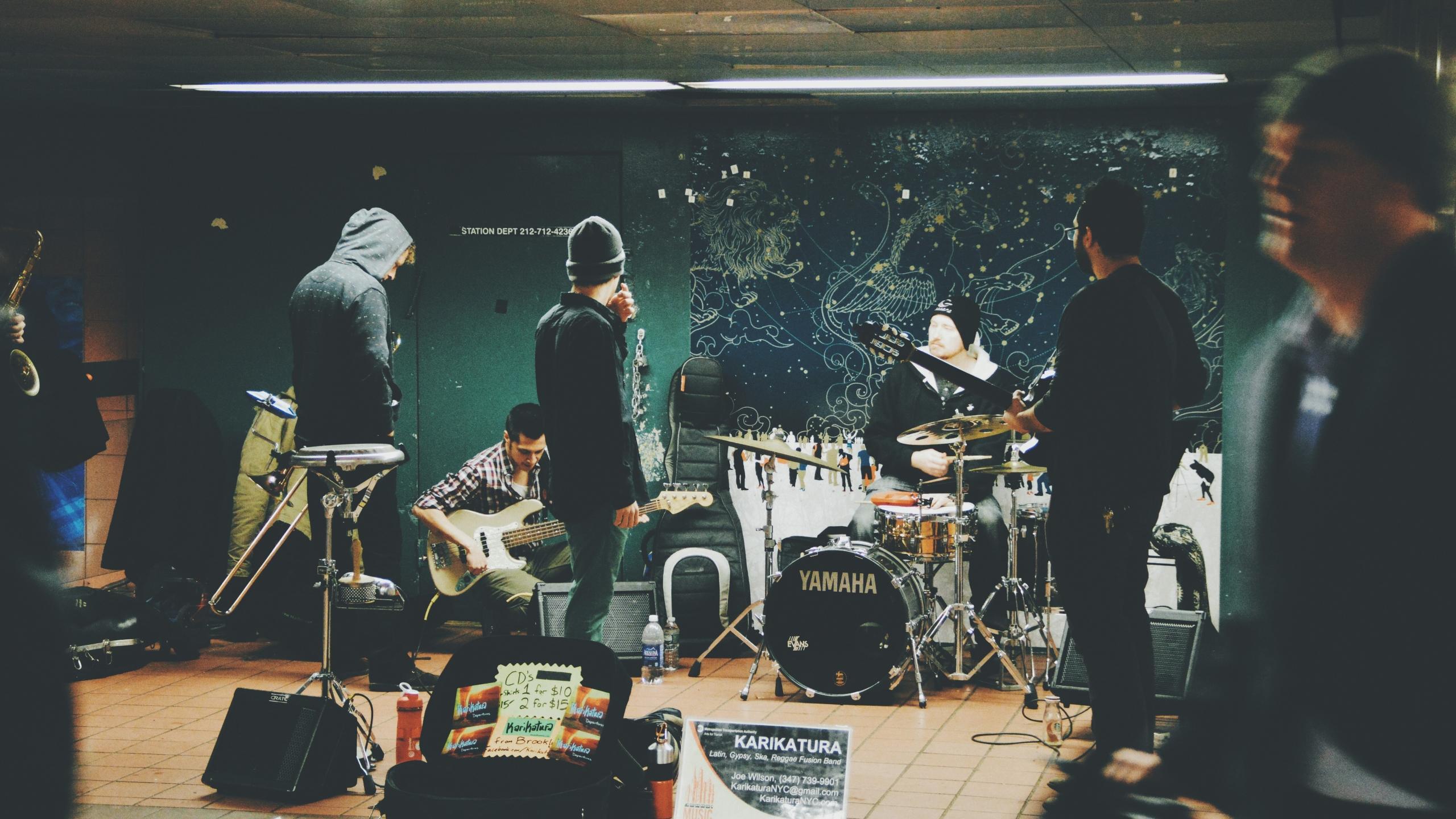 Et band der spiller musik sammen